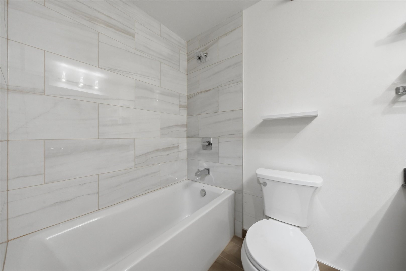 401 E ONTARIO Street Unit: 2203