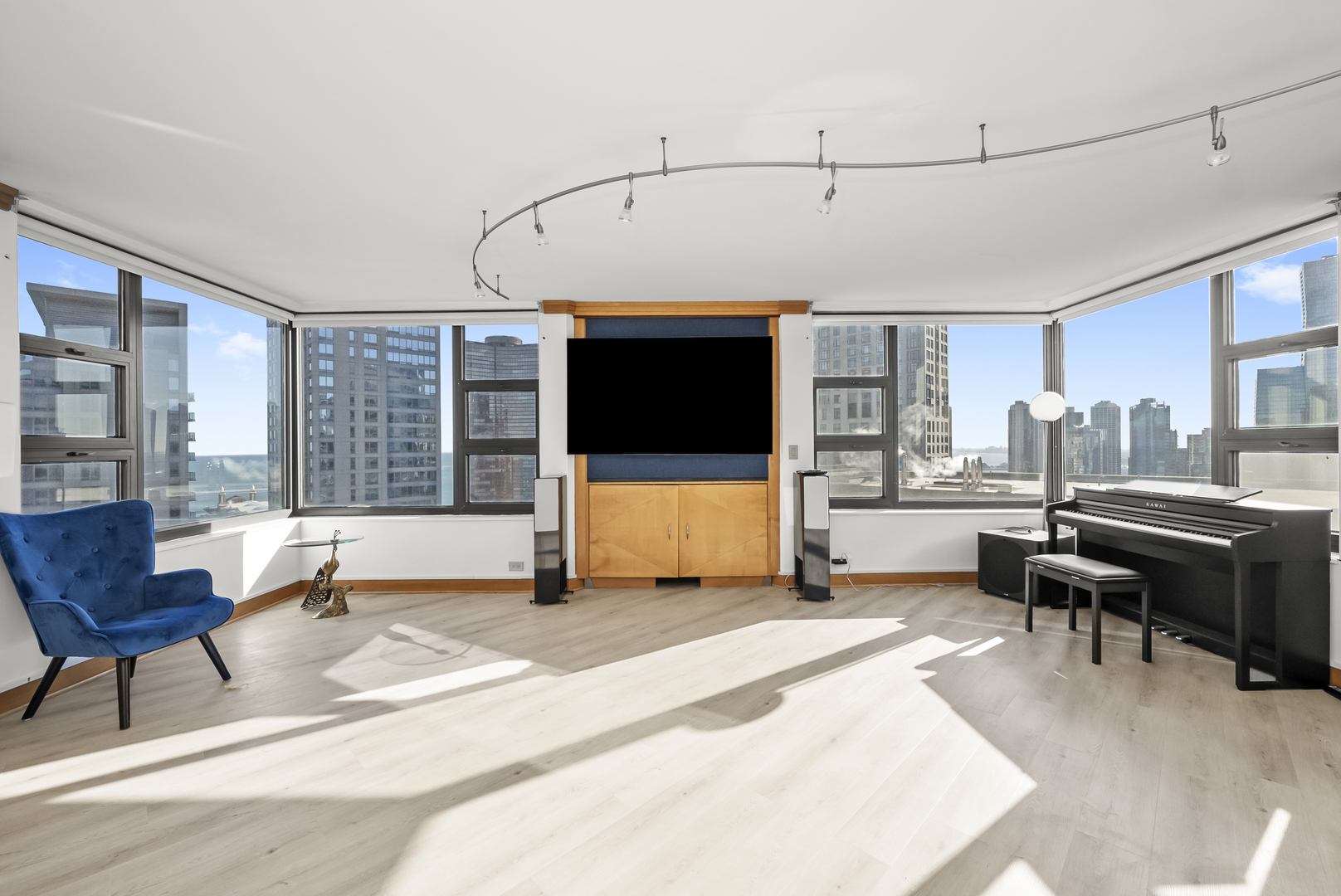 401 E Ontario Street Unit: 4206