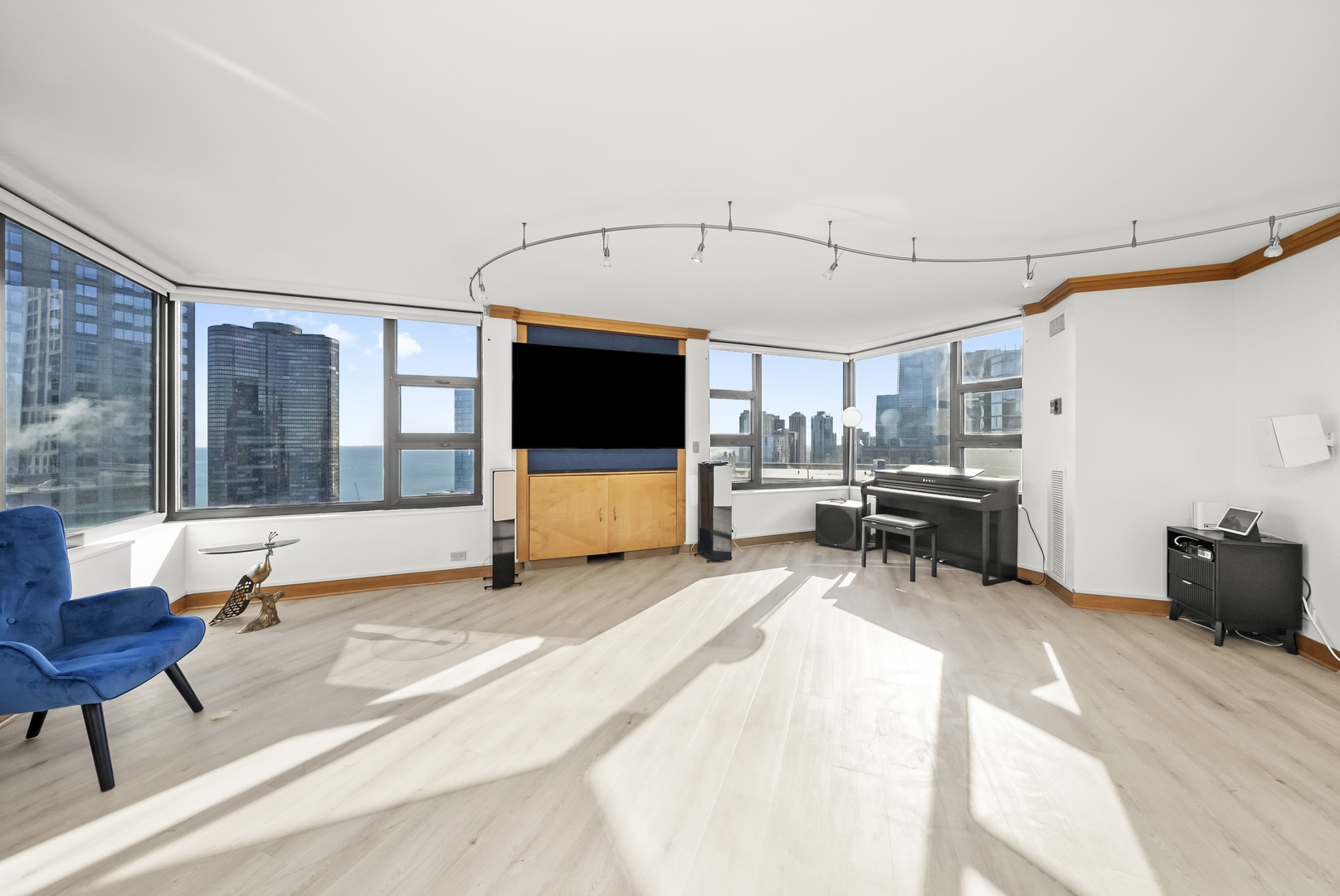 401 E Ontario Street Unit: 4206