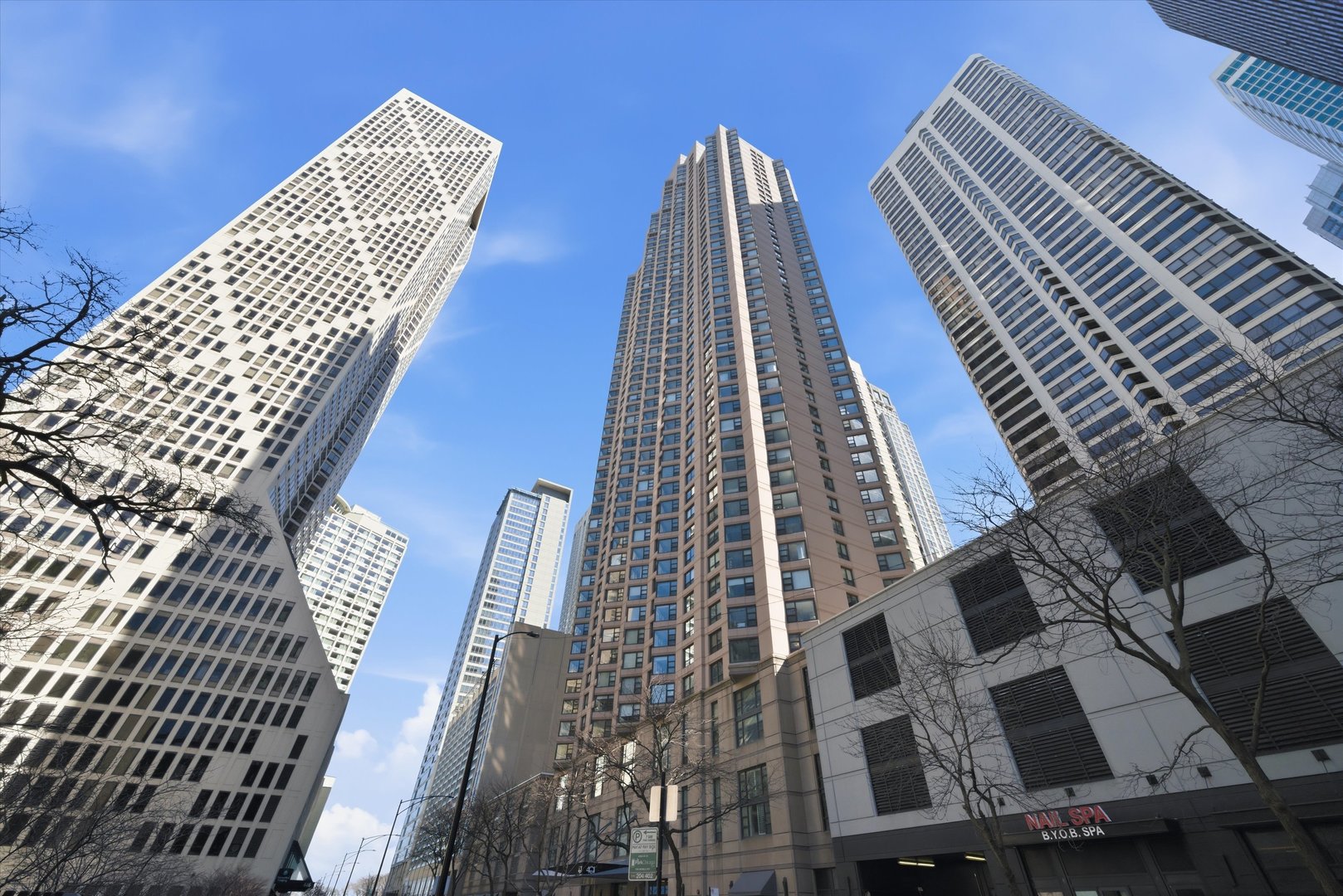 401 E ONTARIO Street Unit: 1304