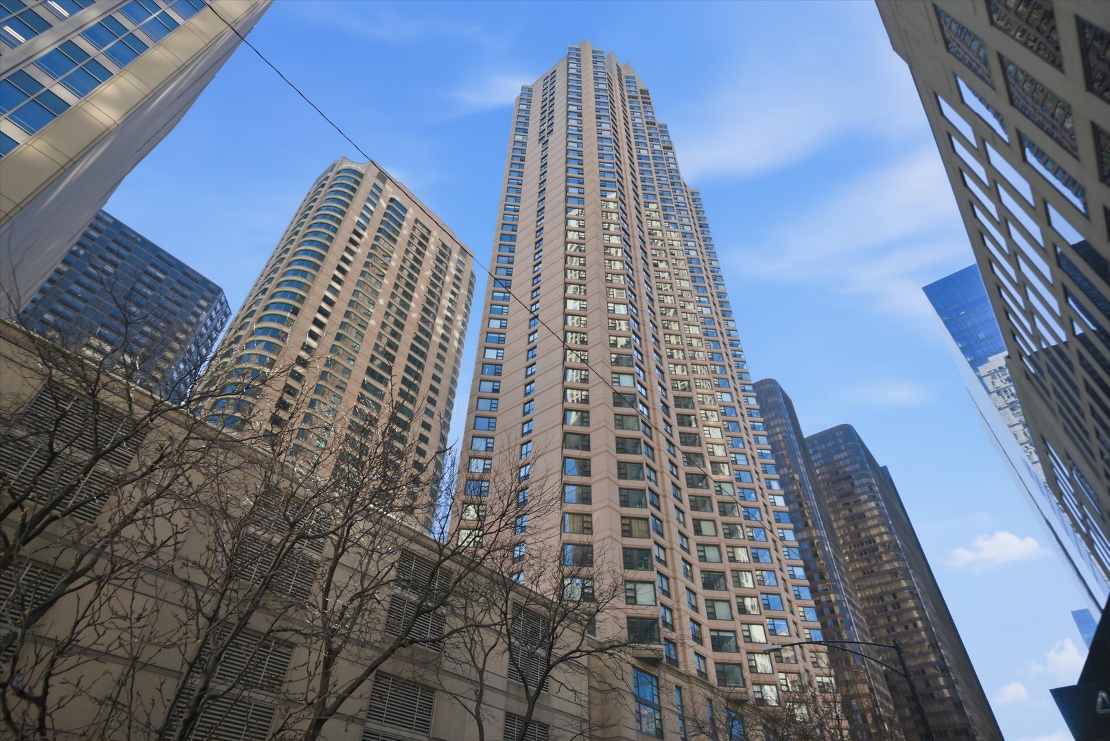 401 E ONTARIO Street Unit: 1304