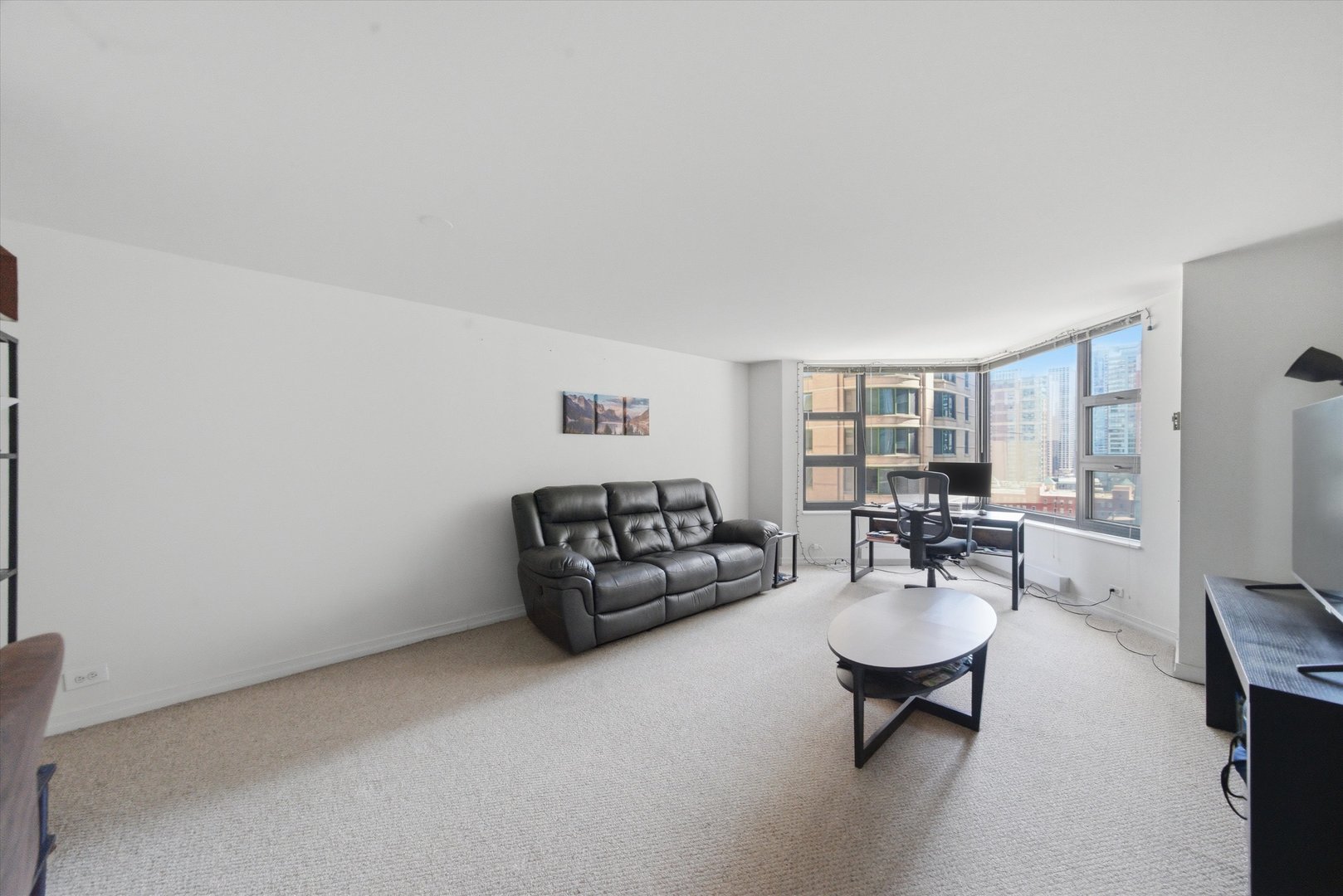 401 E ONTARIO Street Unit: 1304