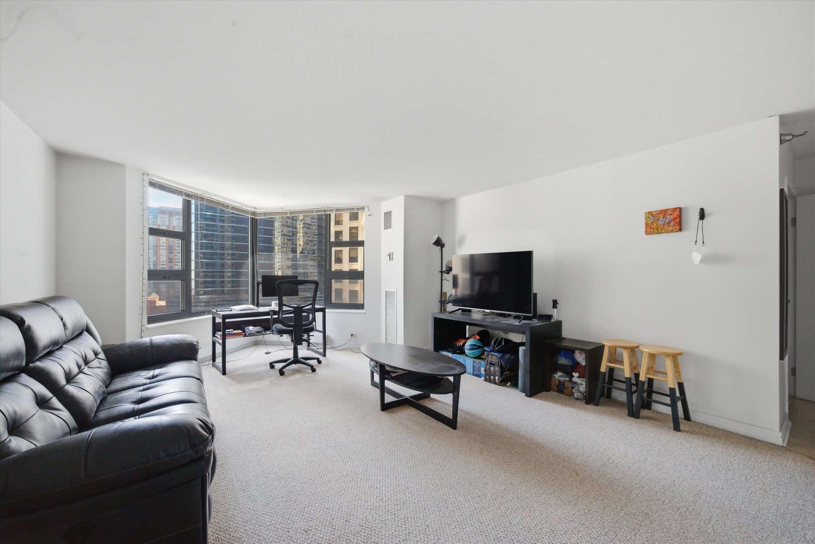 401 E ONTARIO Street Unit: 1304