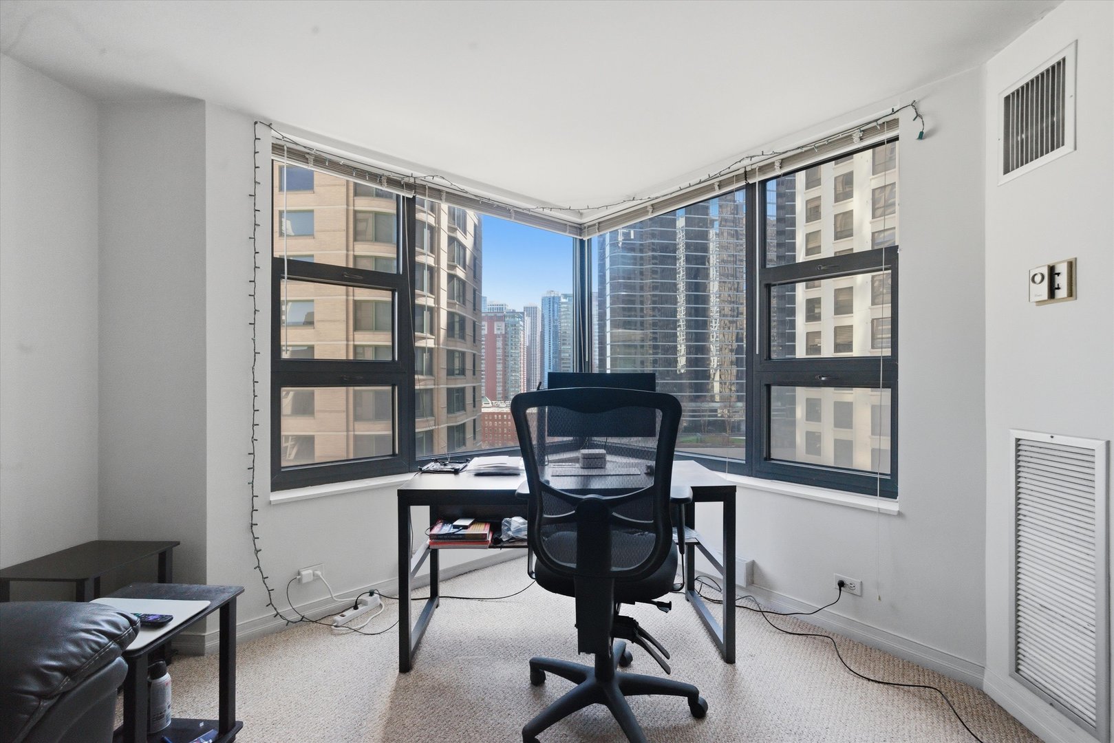 401 E ONTARIO Street Unit: 1304