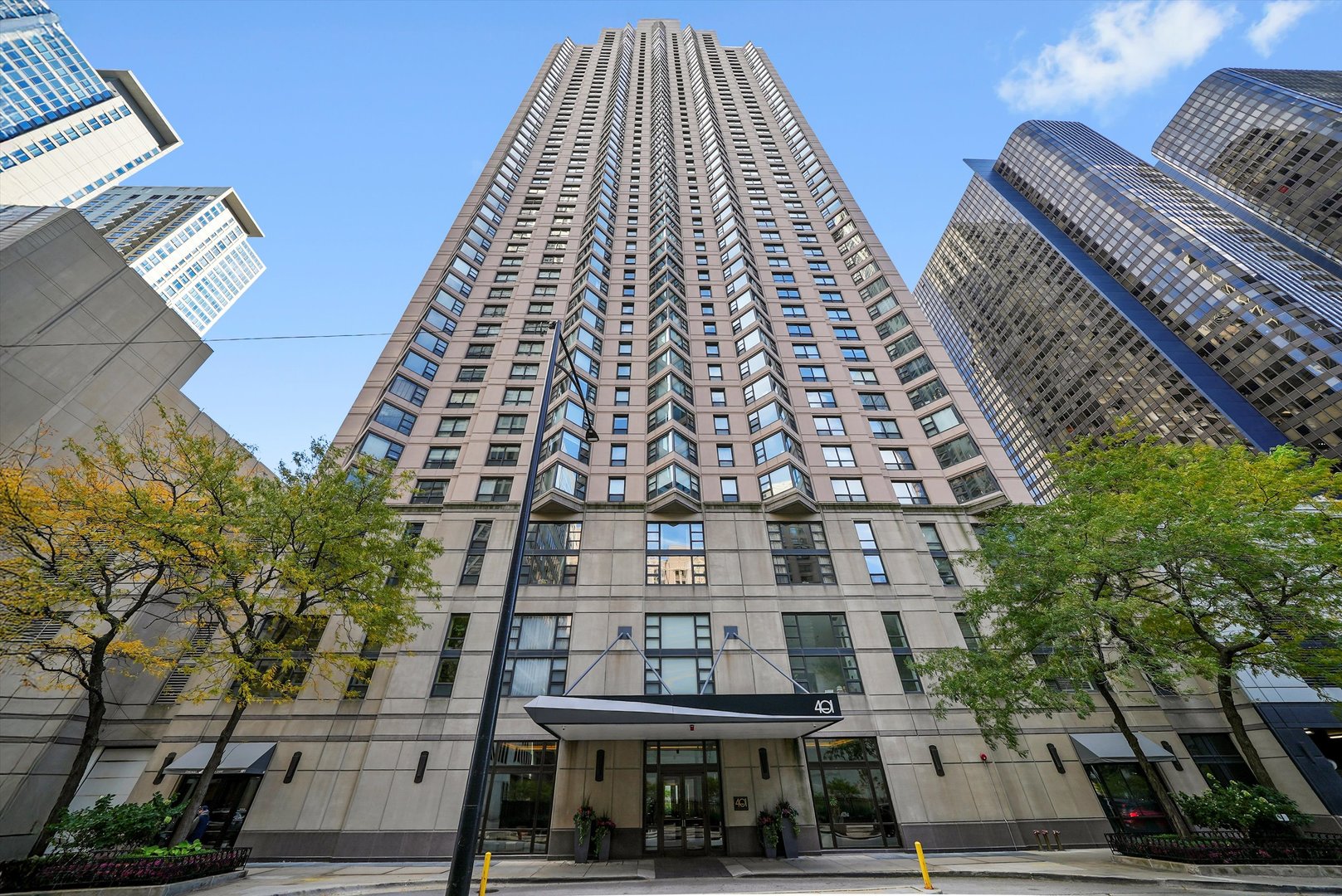 401 E ONTARIO Street Unit: 1304