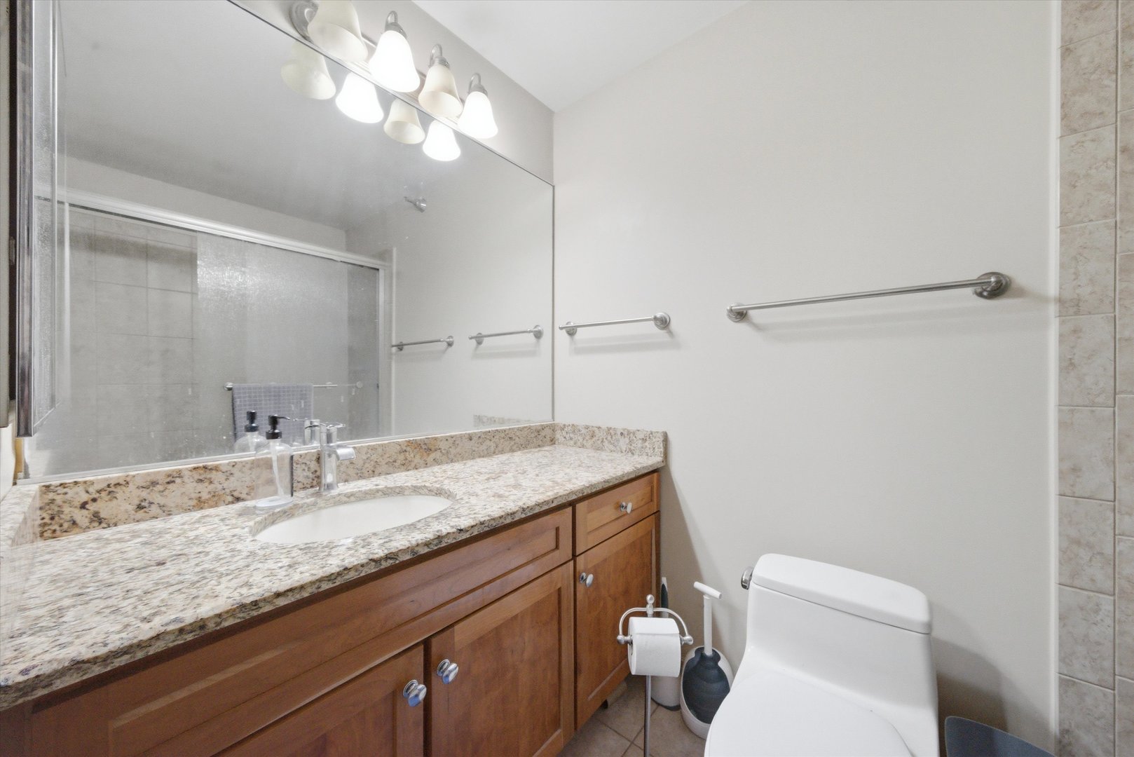 401 E ONTARIO Street Unit: 1304