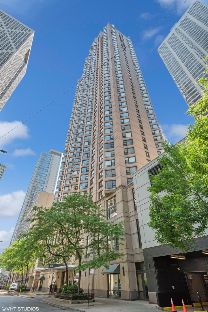 401 E Ontario Street Unit: 3002
