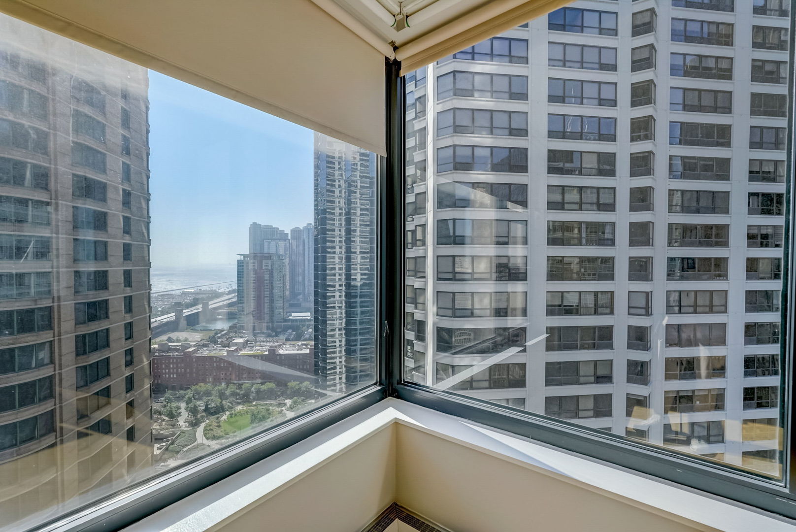 401 E Ontario Street Unit: 3002