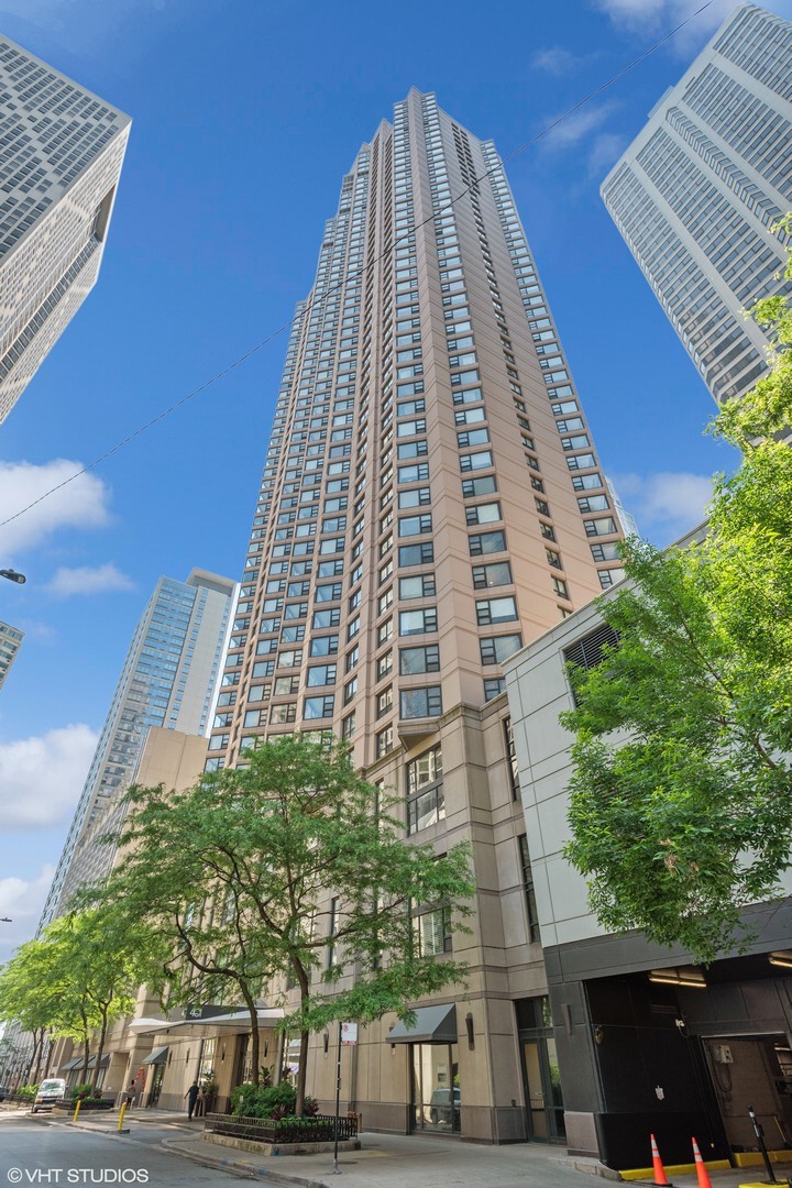 401 E ONTARIO Street Unit: 505