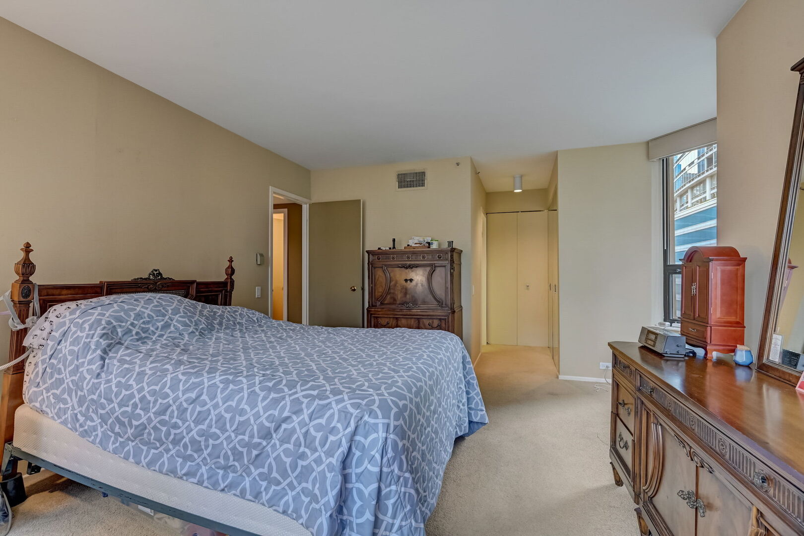 400 E Ohio Street Unit: 801