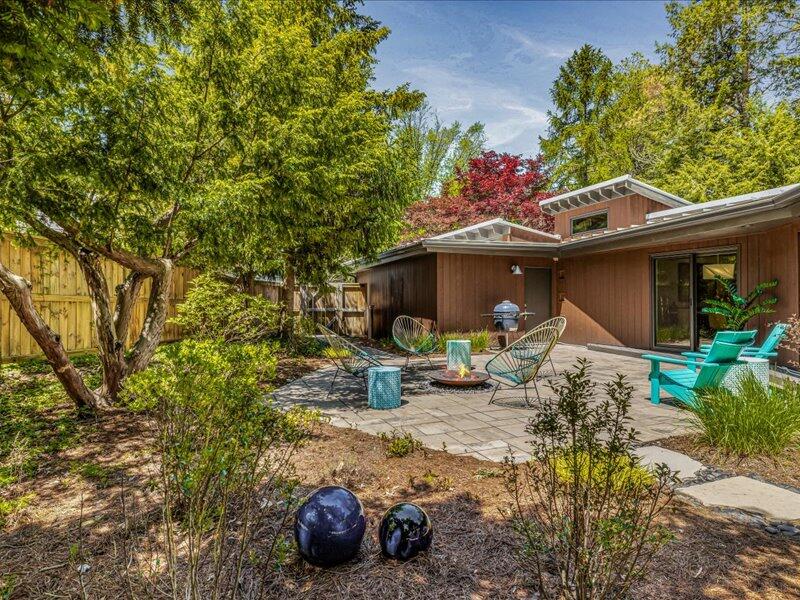 251 Lake Avenue