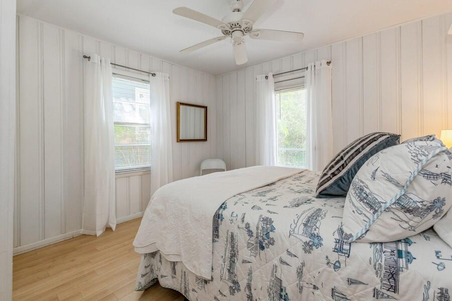 15826 Lakeshore Road, 1