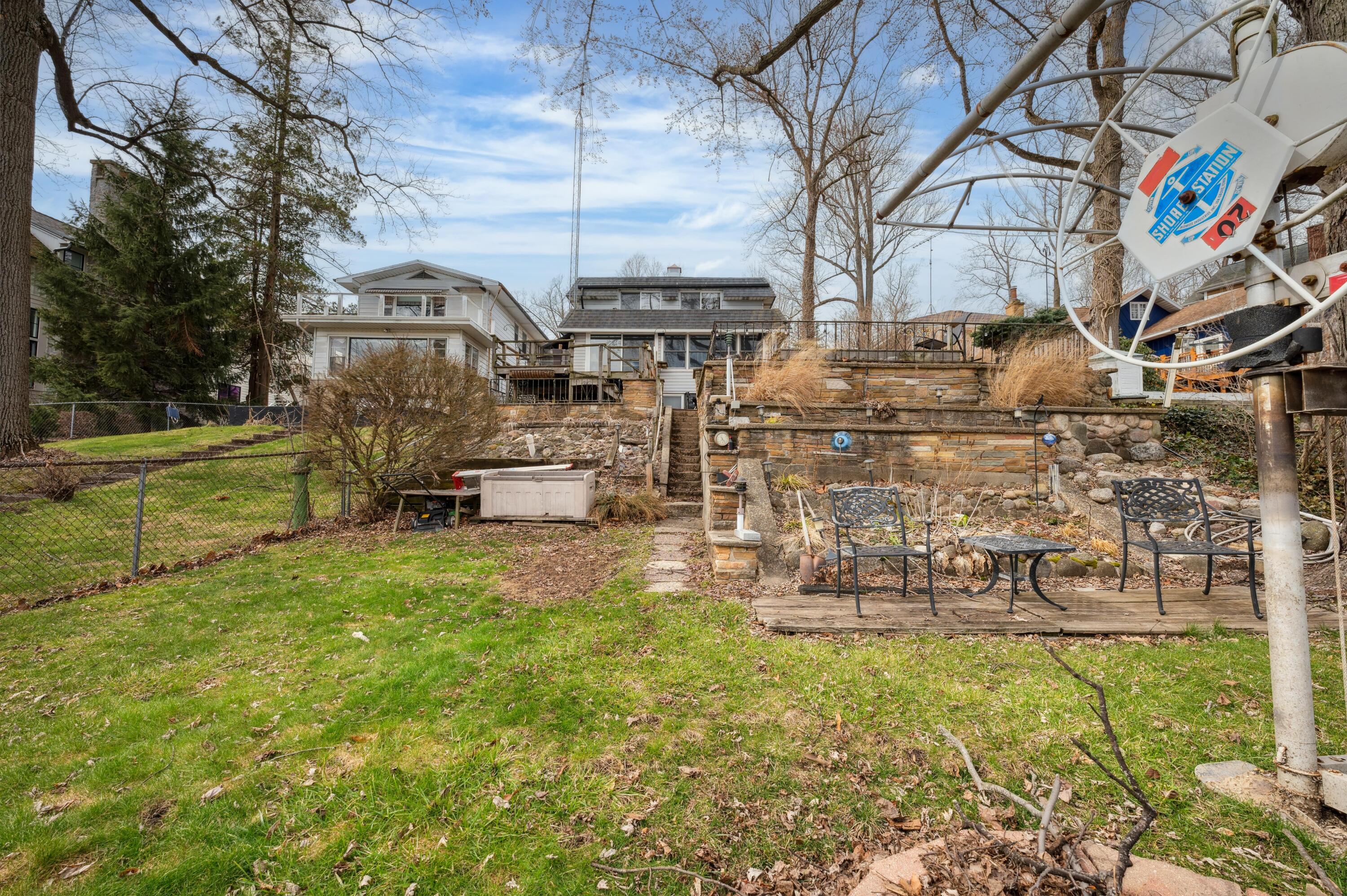 5505 Lakewood Drive