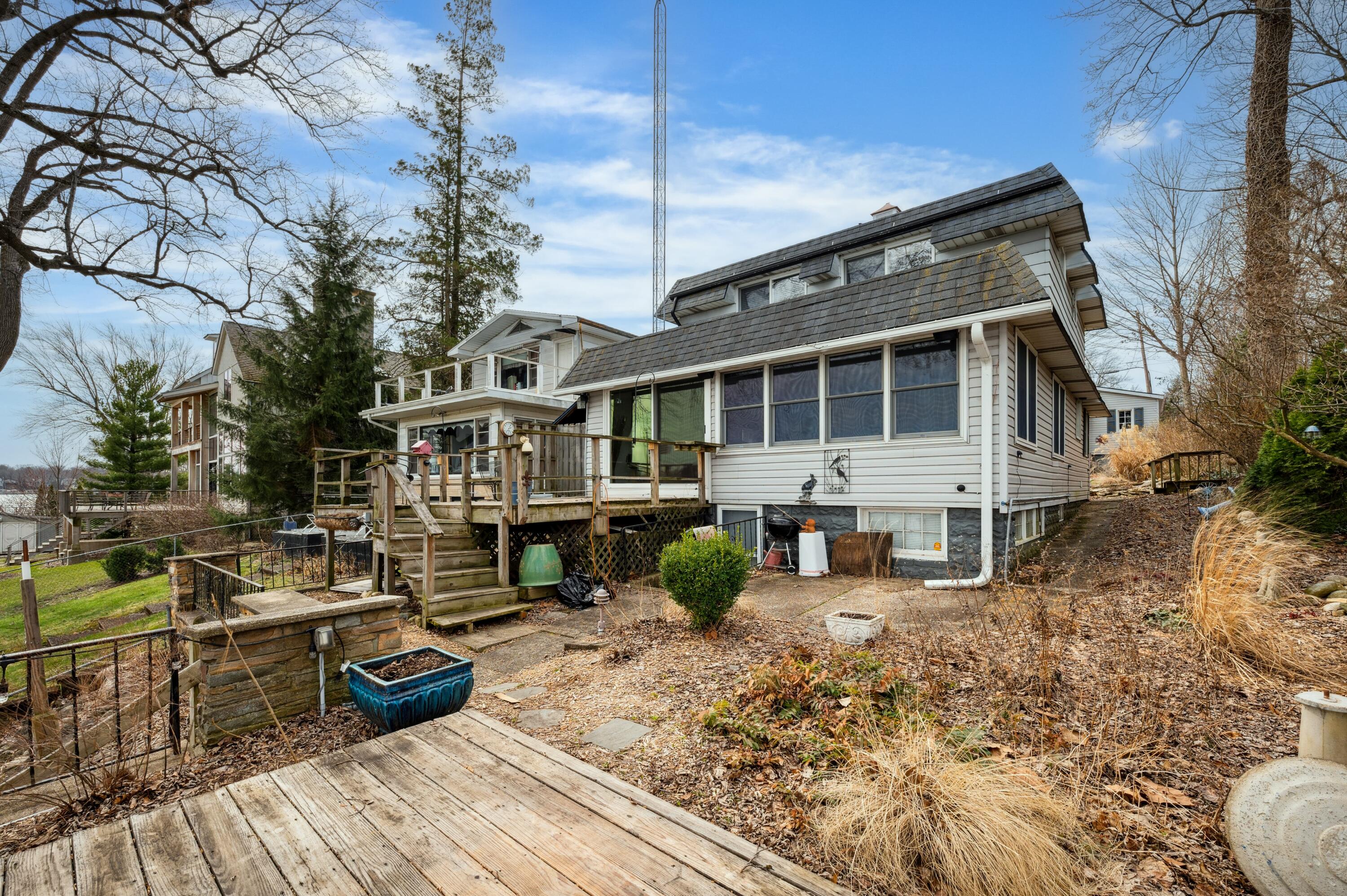 5505 Lakewood Drive