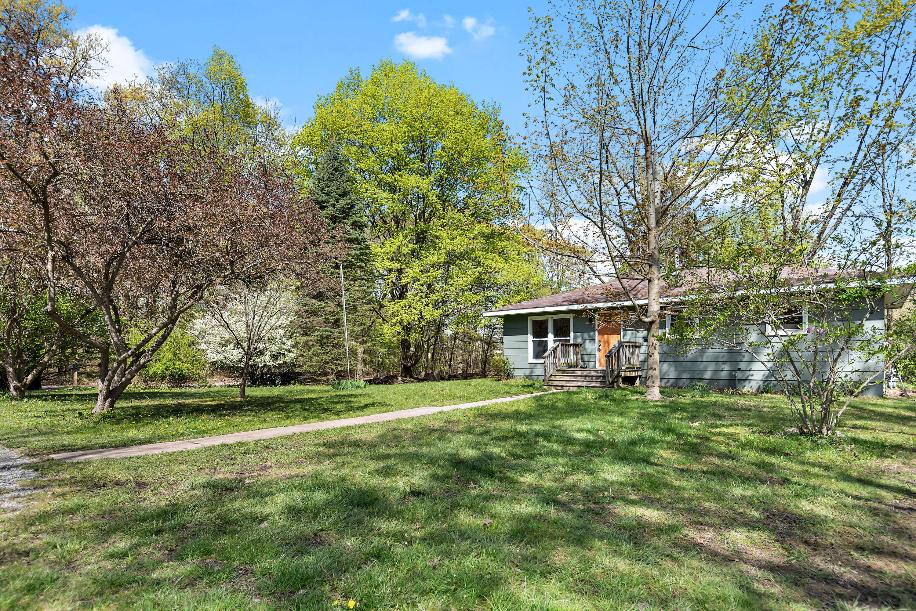 1603 E Detroit Street