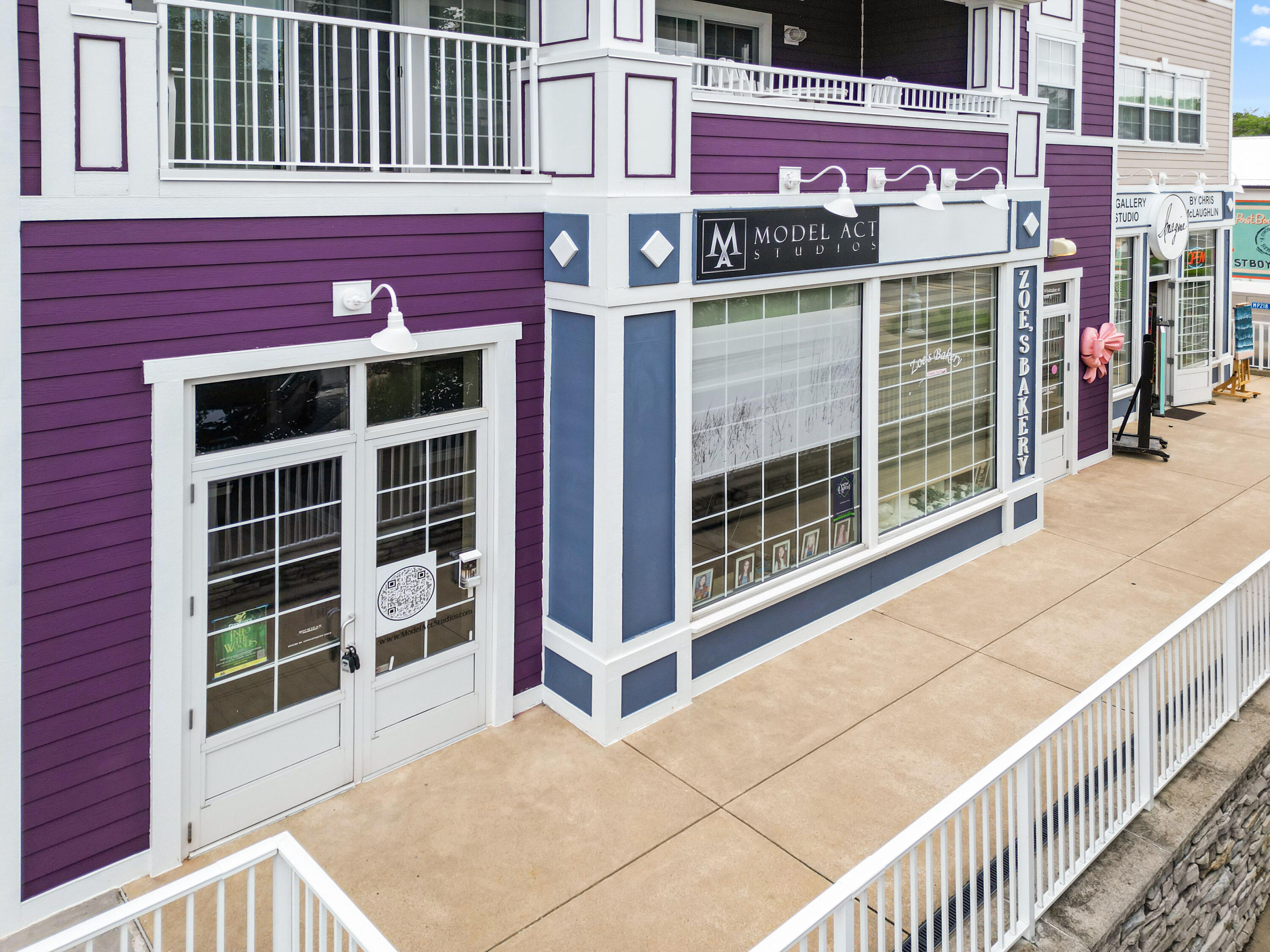 225 N Whittaker Street, 4