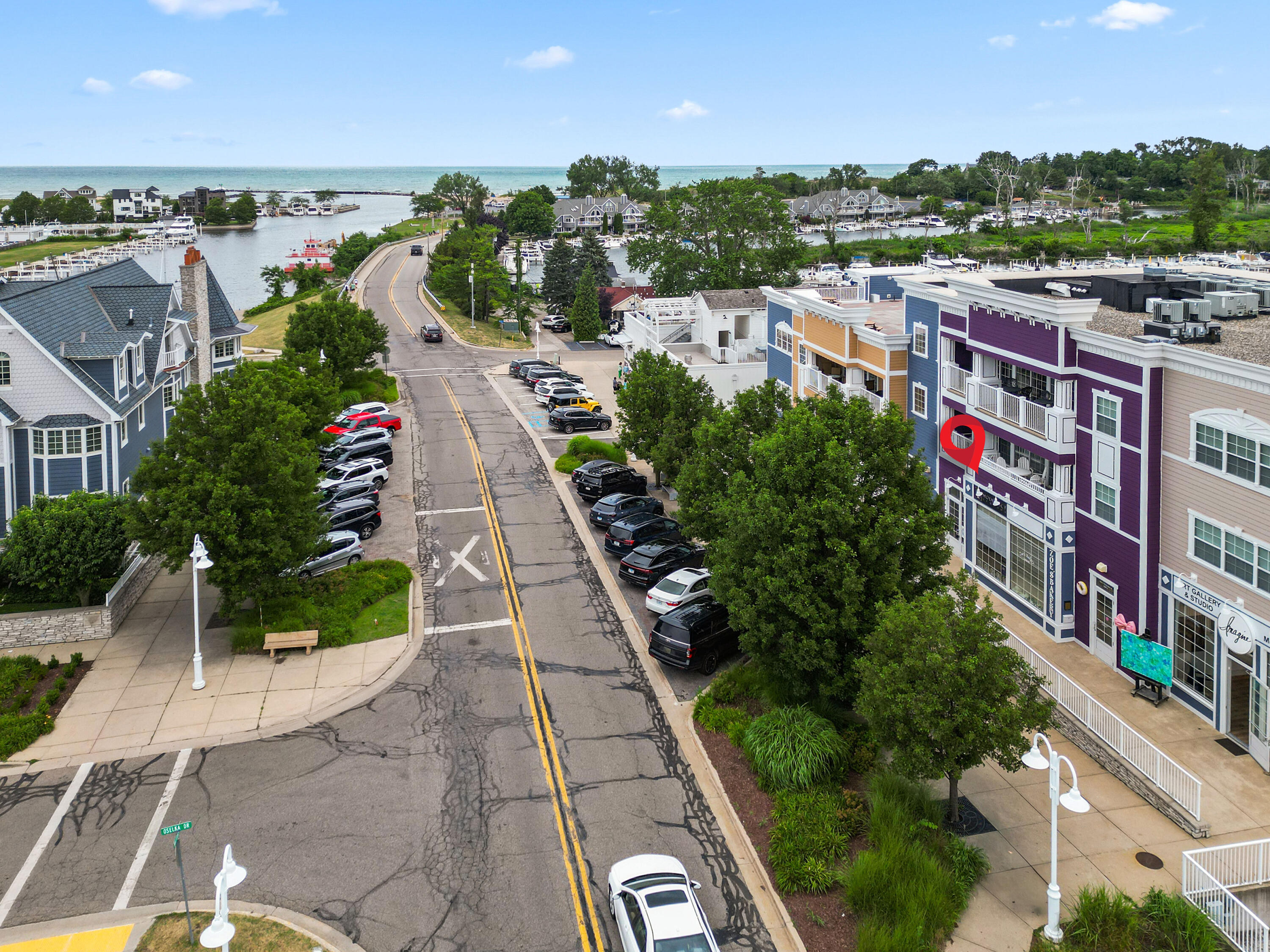 225 N Whittaker Street, 4