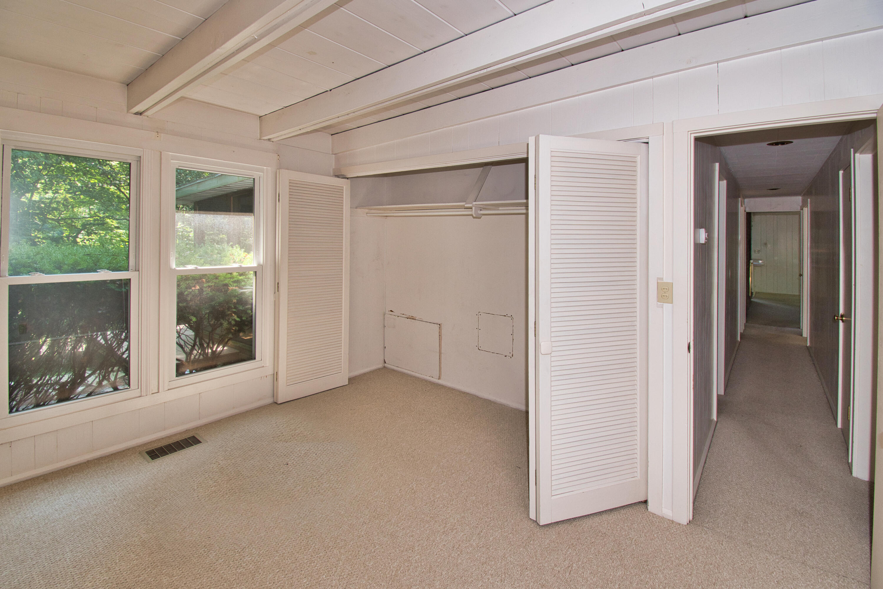 641 Longwood Drive N