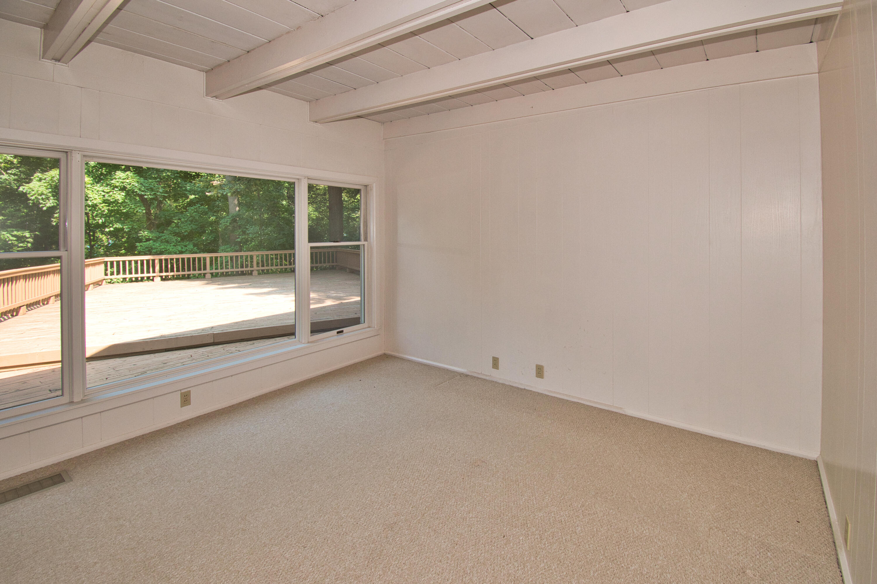 641 Longwood Drive N