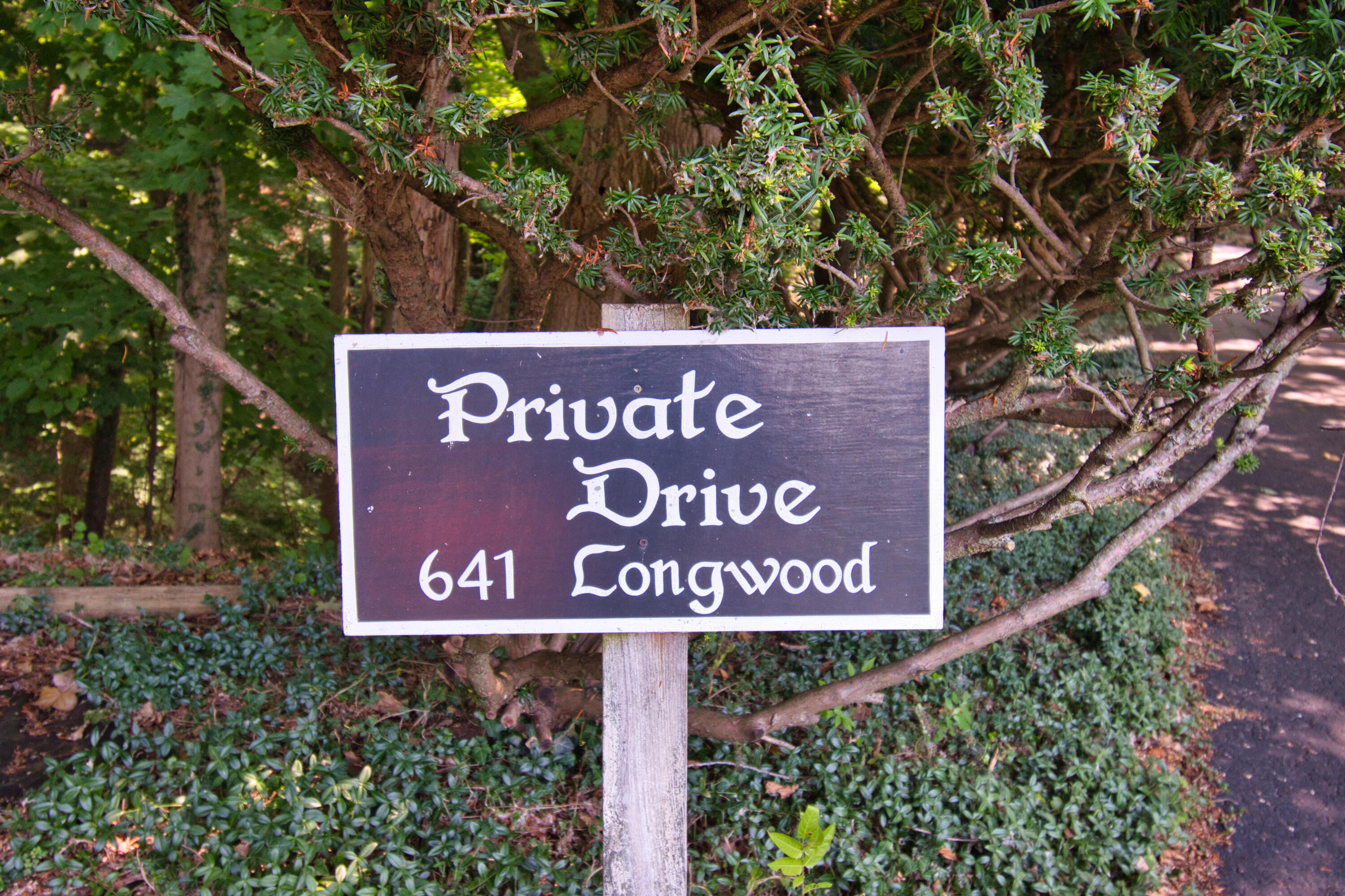 641 Longwood Drive N