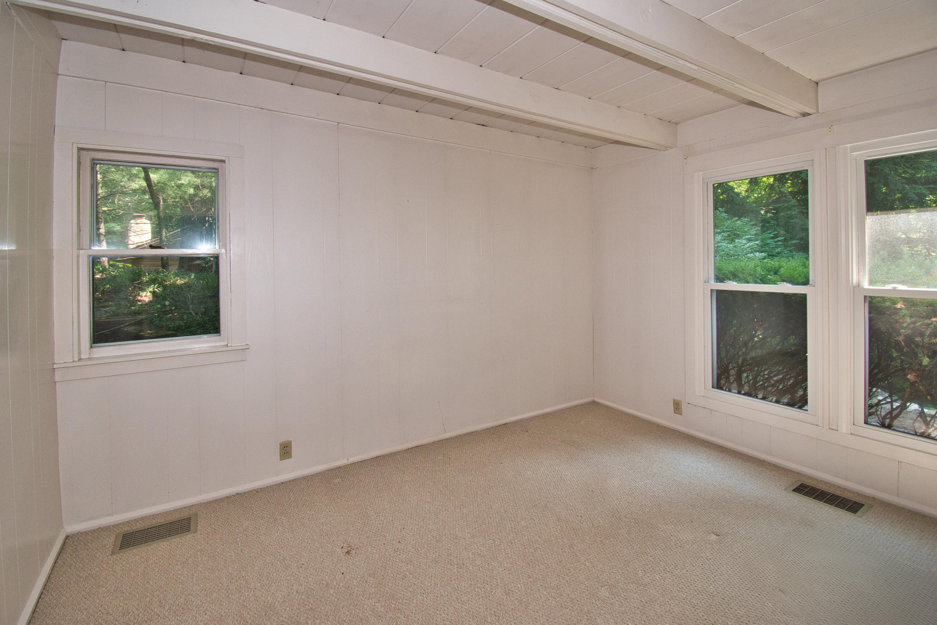 641 Longwood Drive N