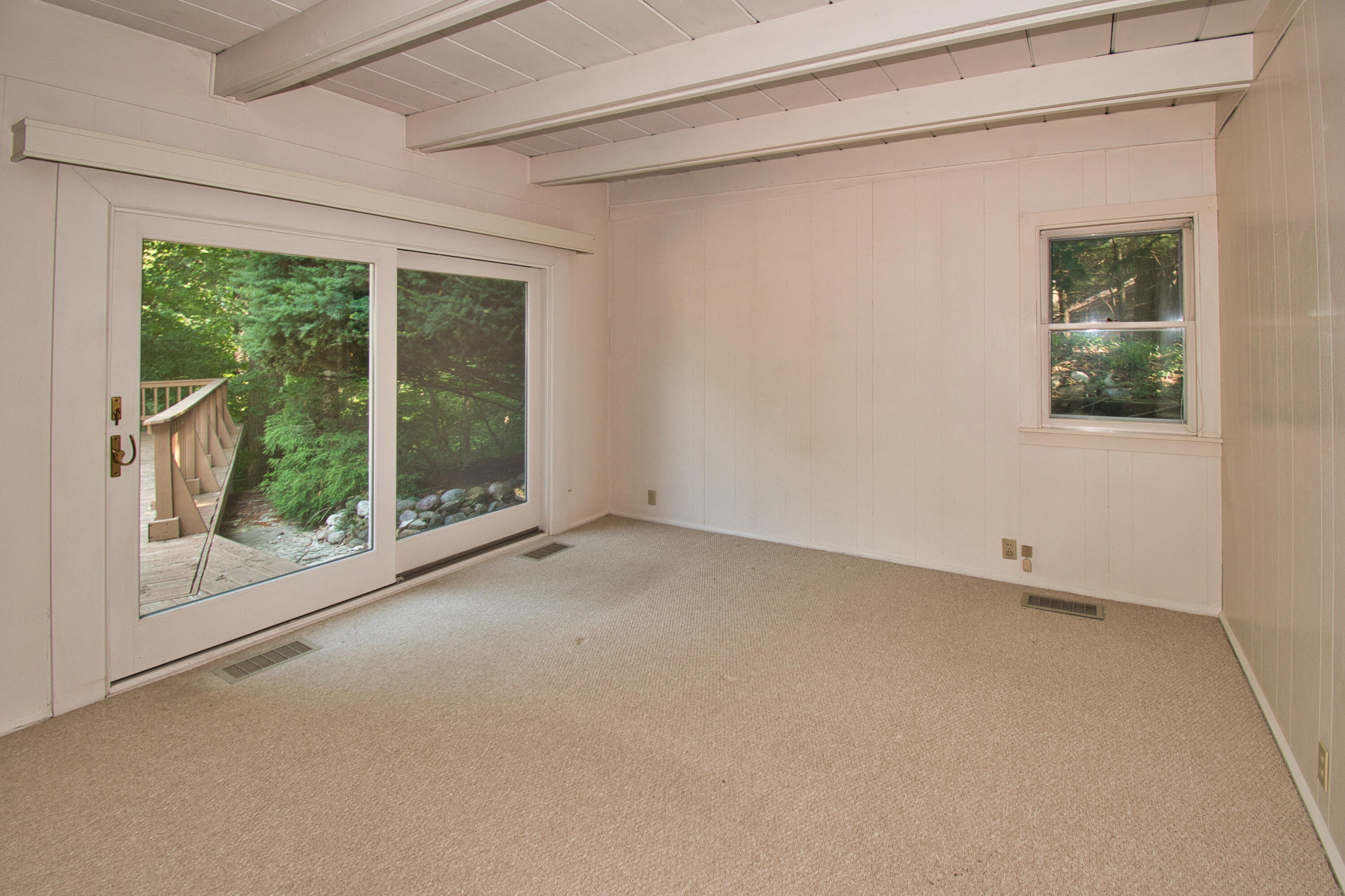 641 Longwood Drive N