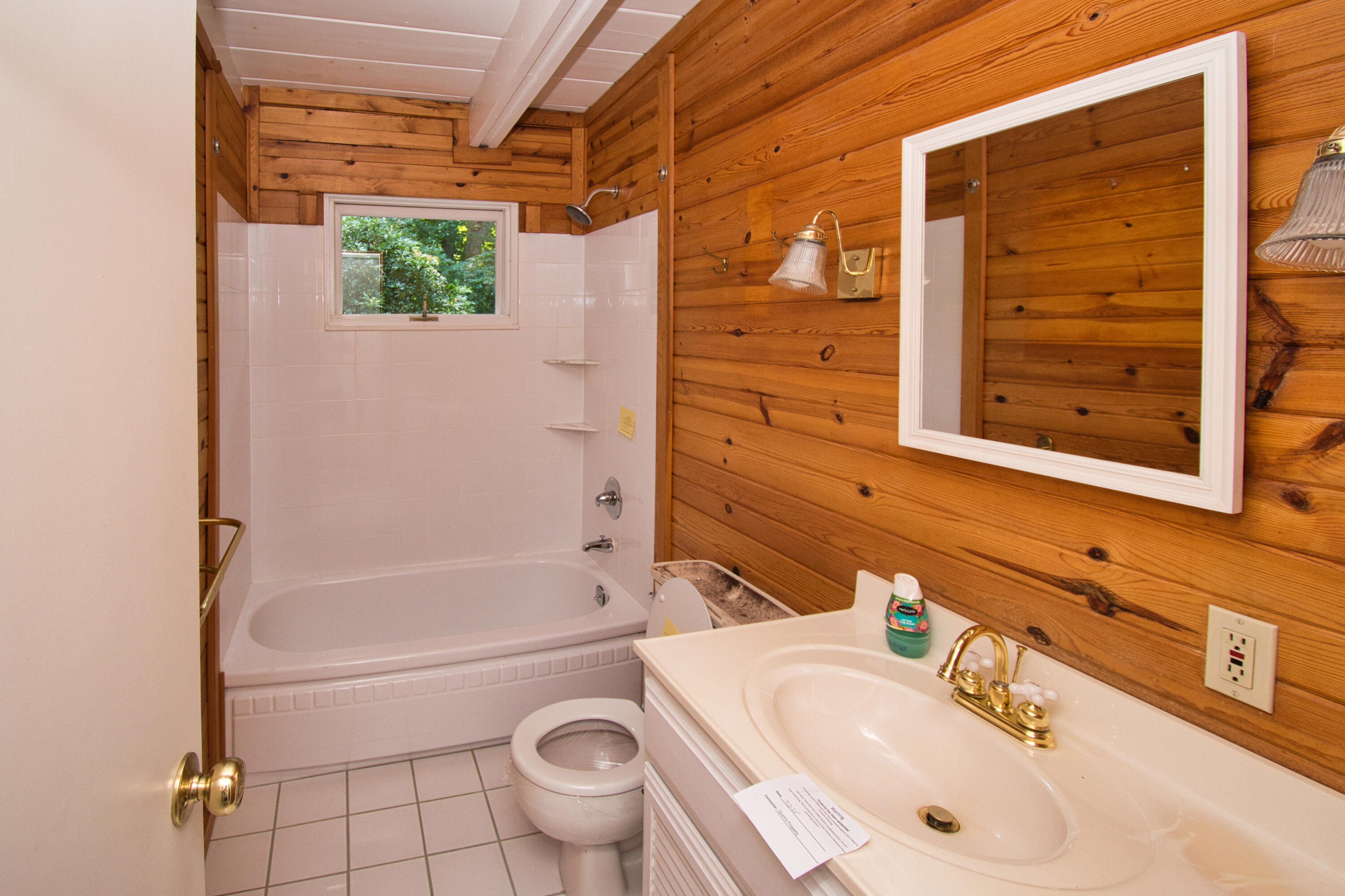 641 Longwood Drive N