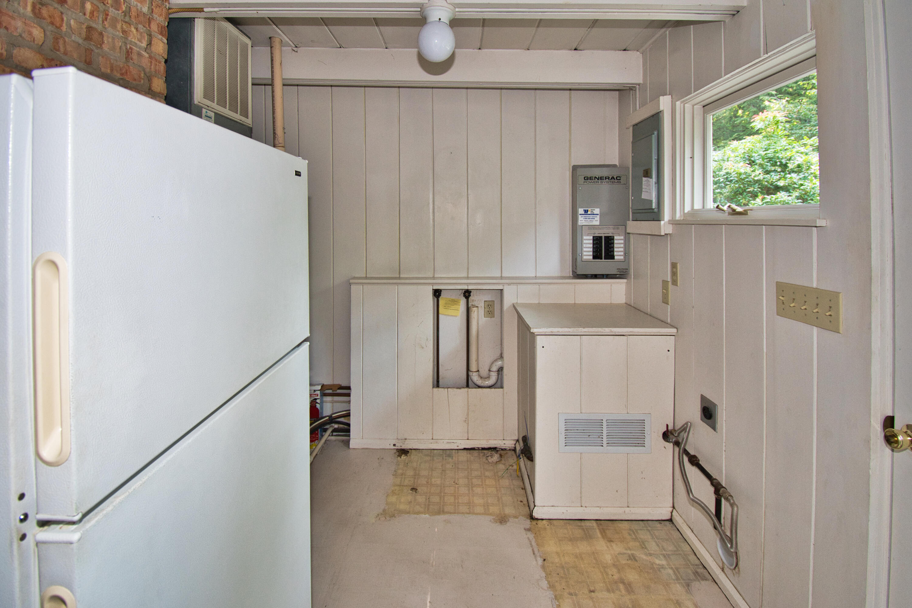 641 Longwood Drive N