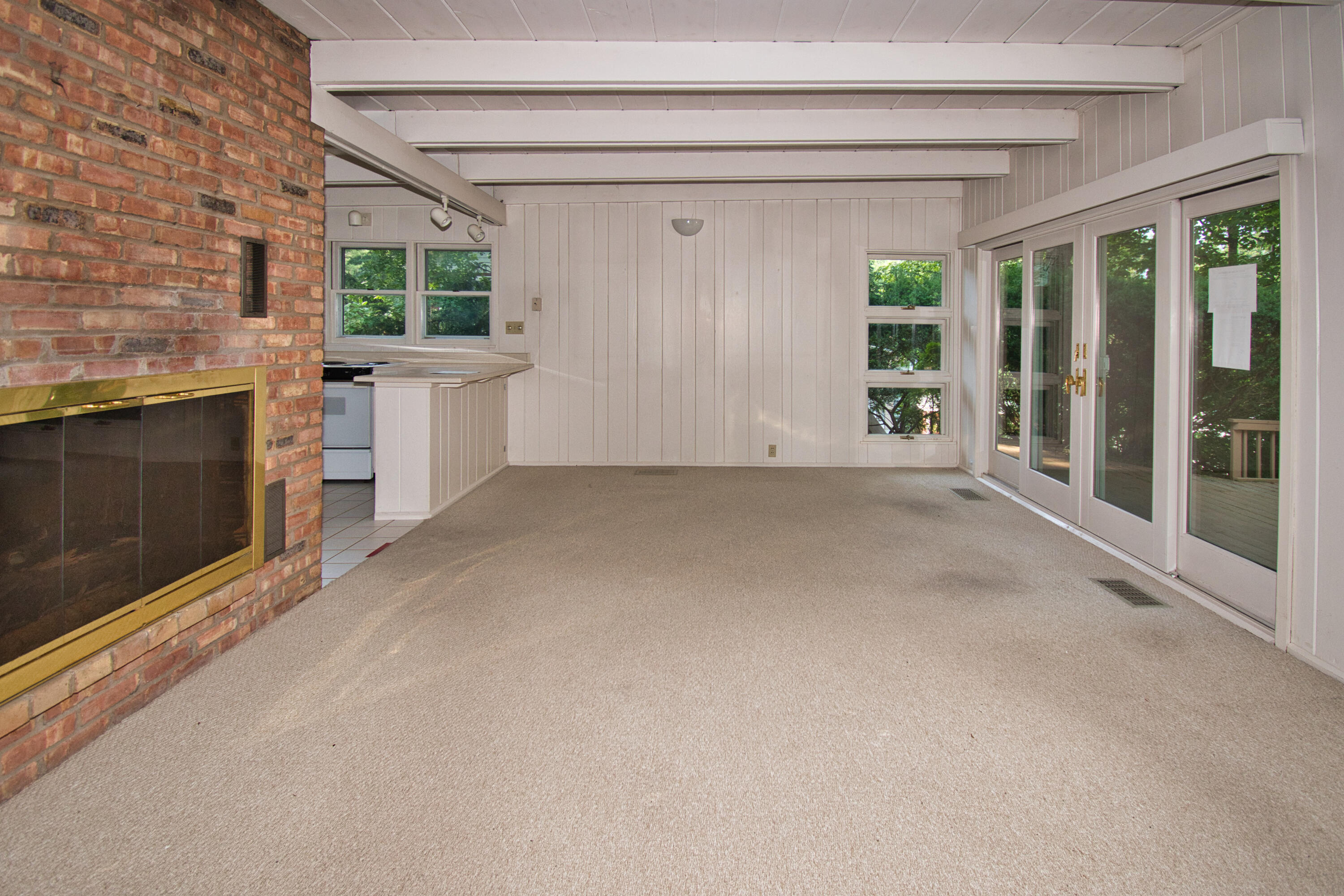 641 Longwood Drive N