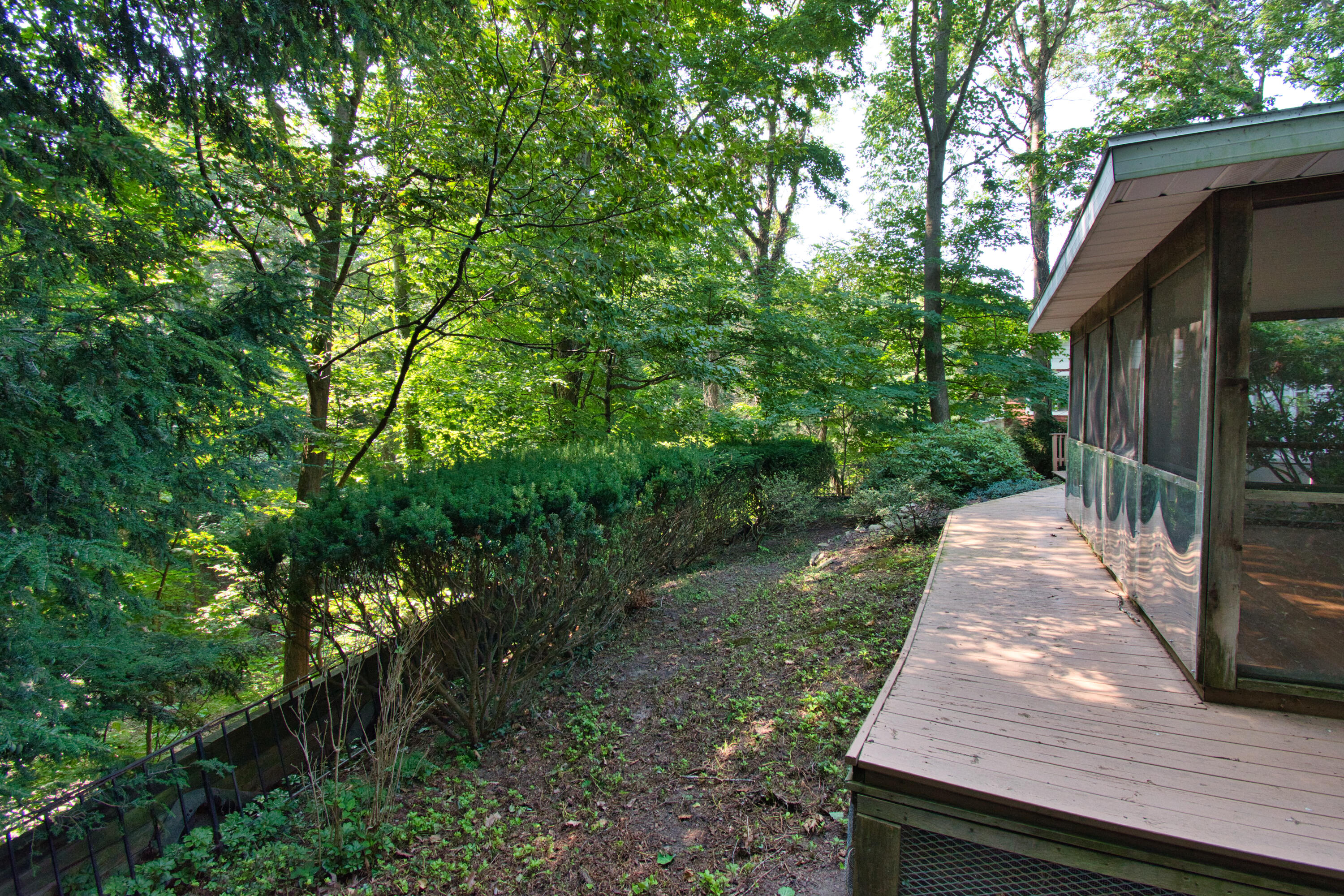 641 Longwood Drive N