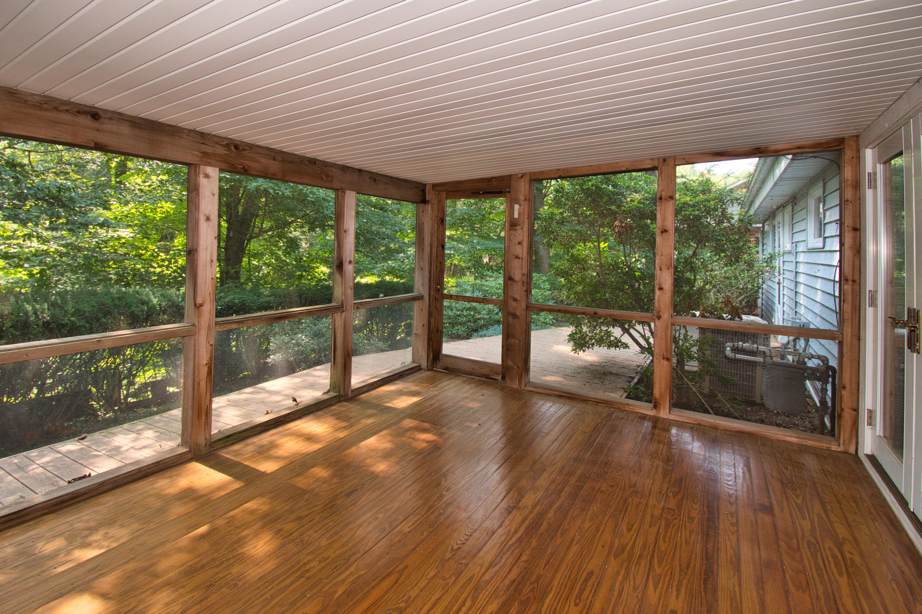 641 Longwood Drive N