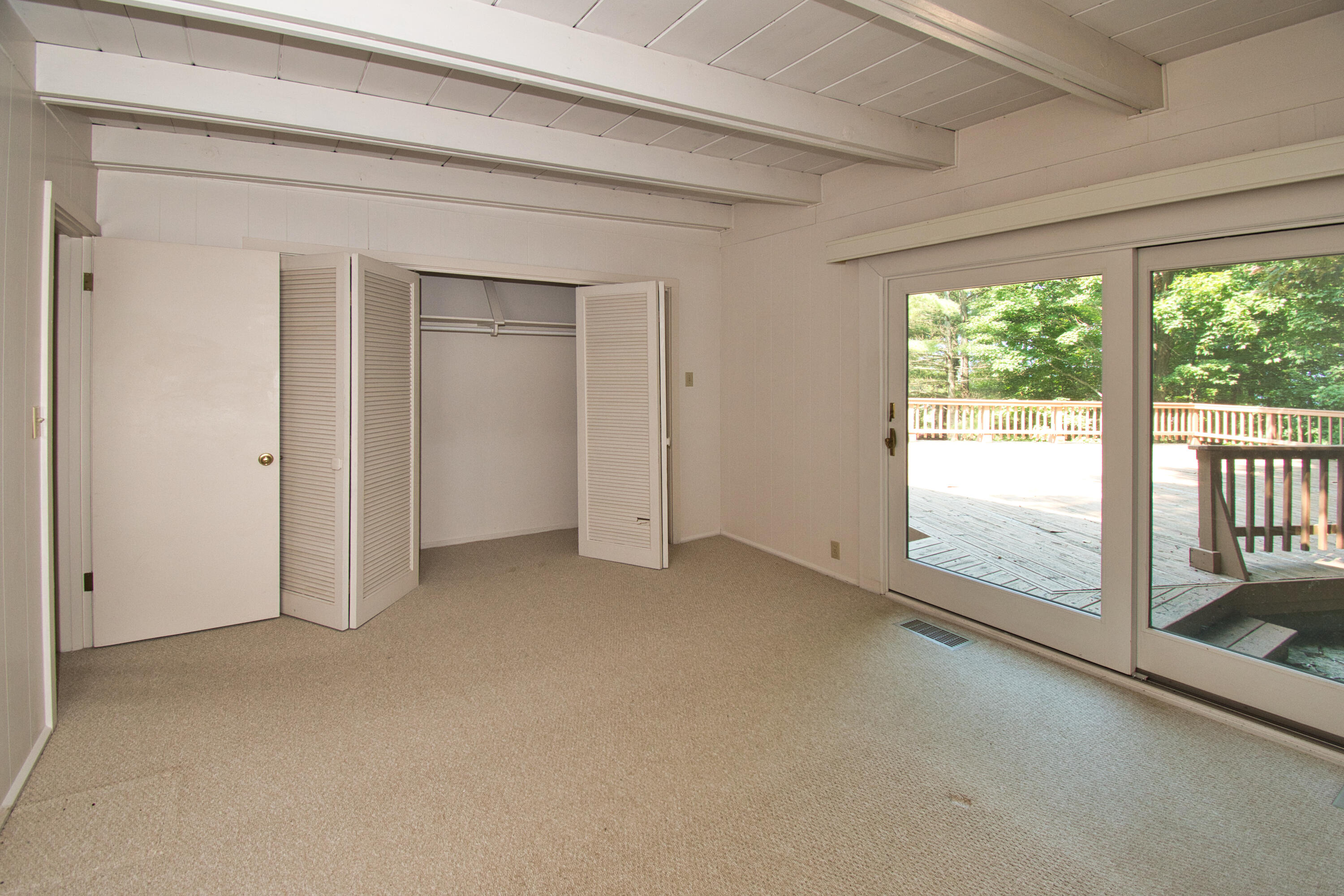 641 Longwood Drive N