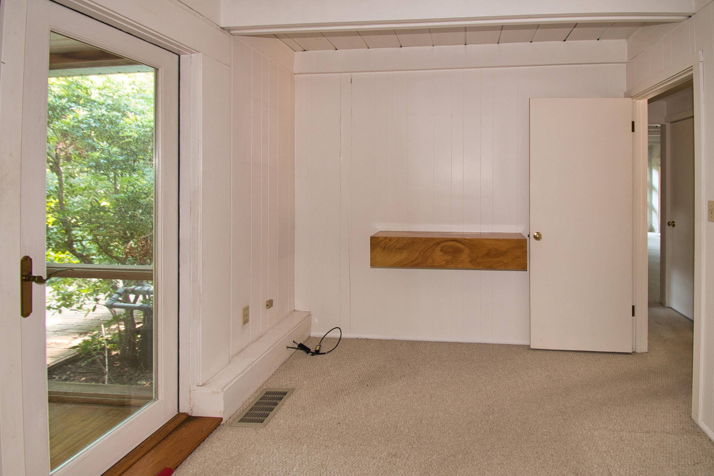 641 Longwood Drive N