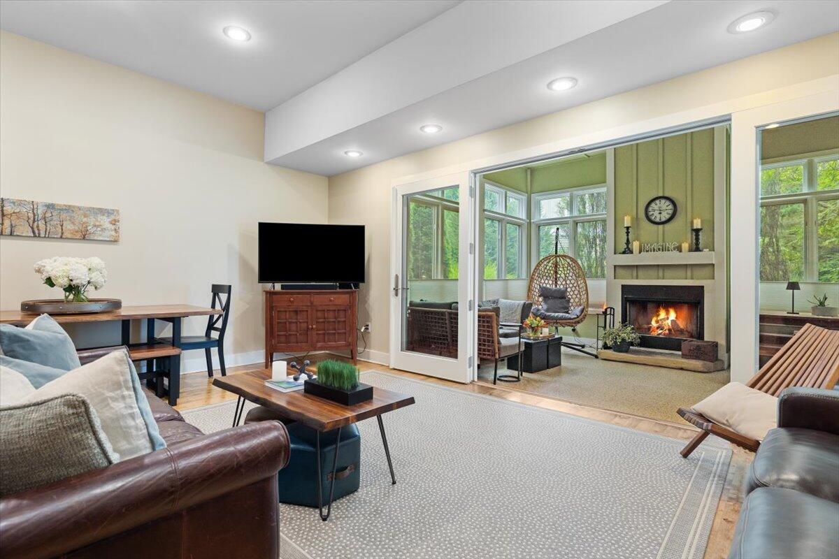 16032 Goodwin Avenue, 5