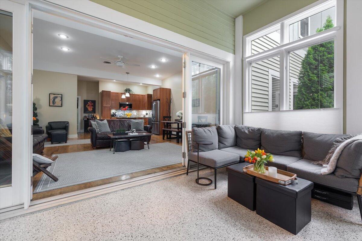 16032 Goodwin Avenue, 5