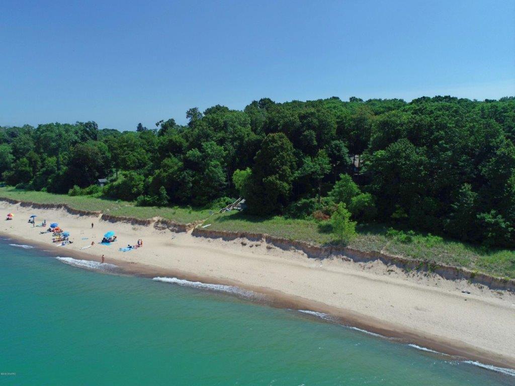 16032 Goodwin Avenue, 5