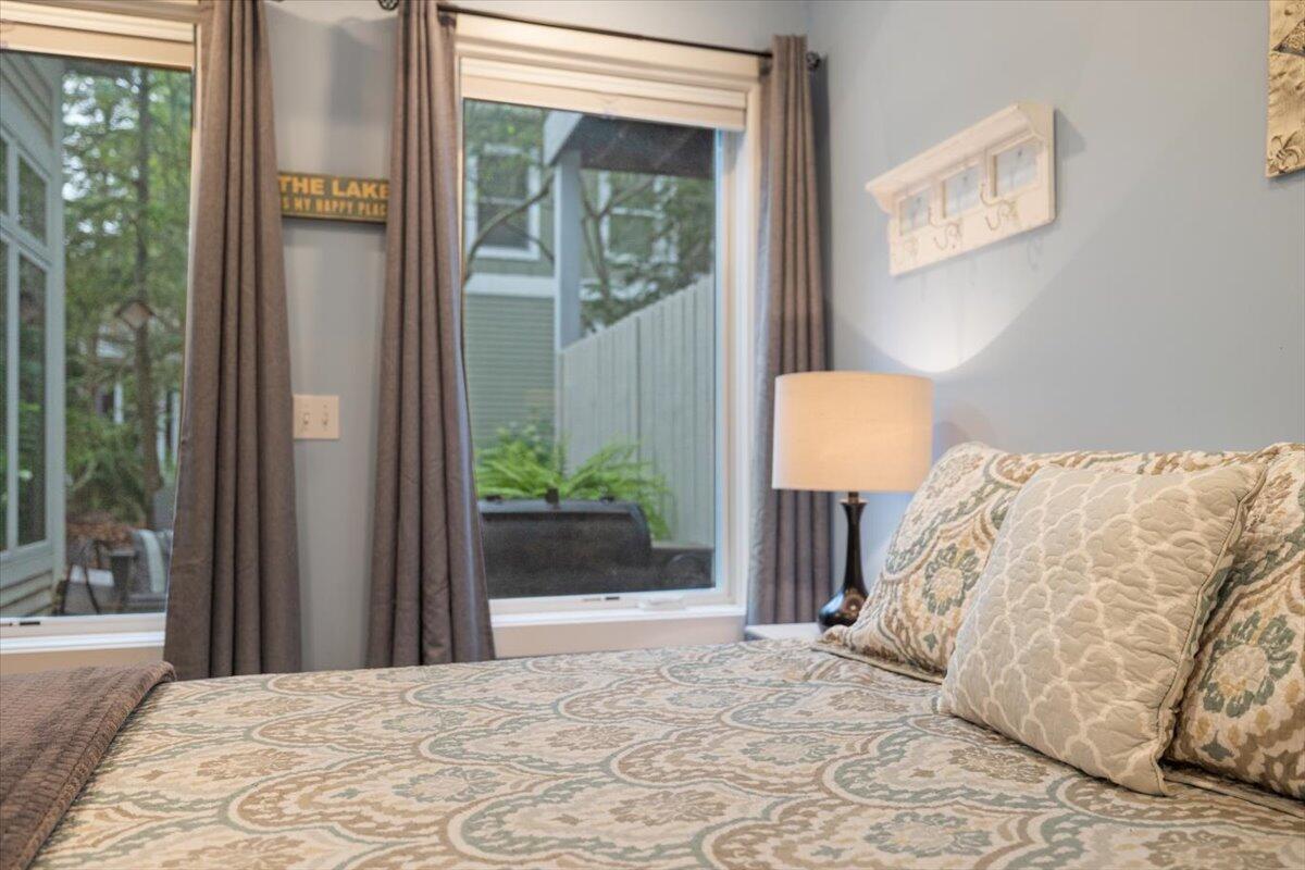 16032 Goodwin Avenue, 5