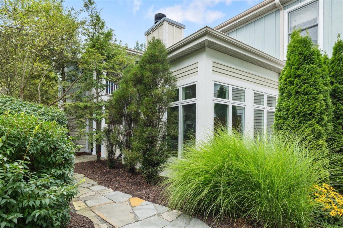 16032 Goodwin Avenue, 5