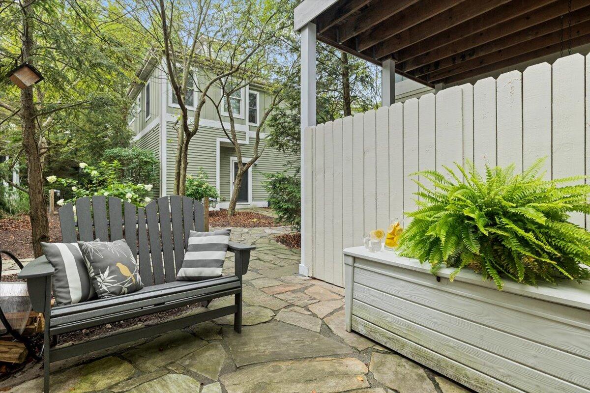 16032 Goodwin Avenue, 5