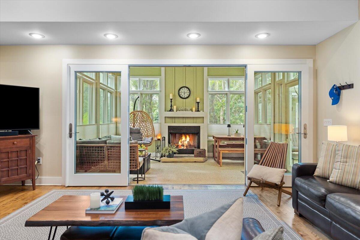 16032 Goodwin Avenue, 5