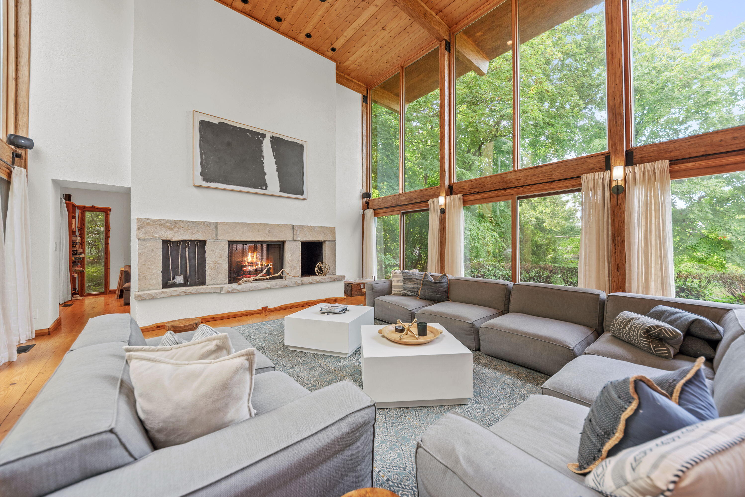 15157 Lakeshore Road