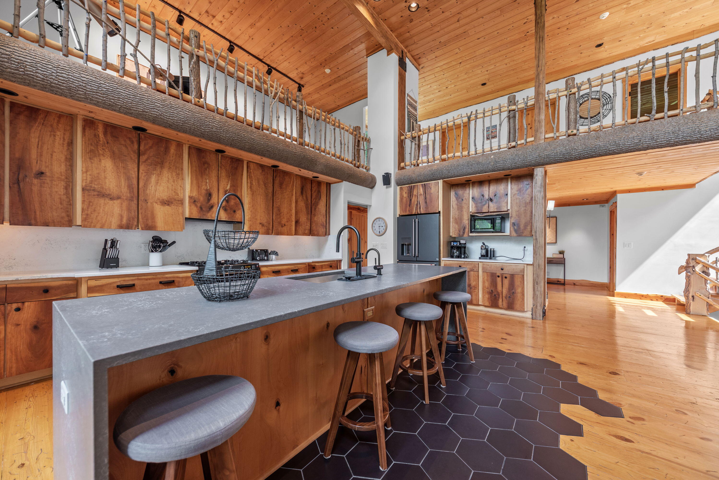15157 Lakeshore Road