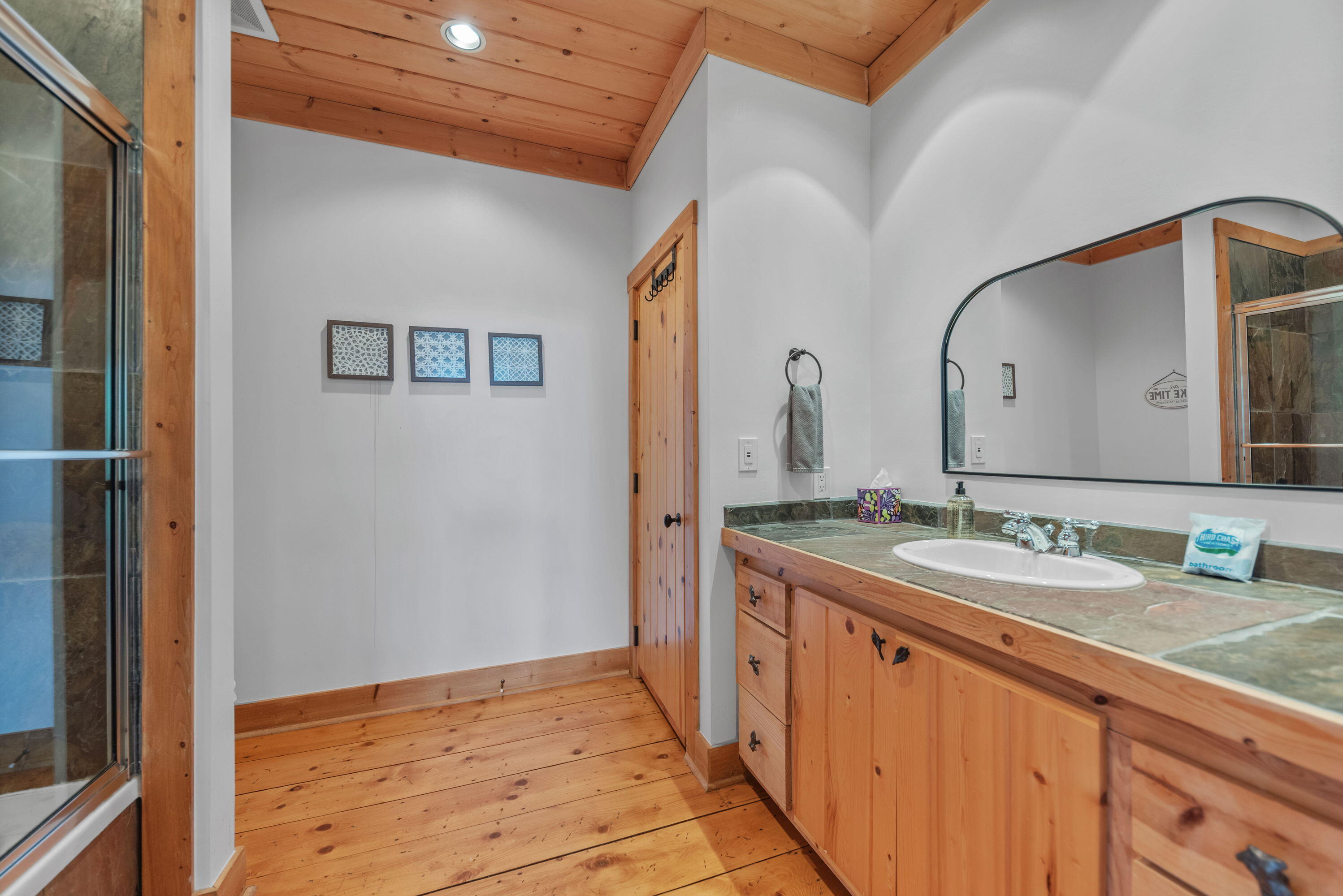15157 Lakeshore Road