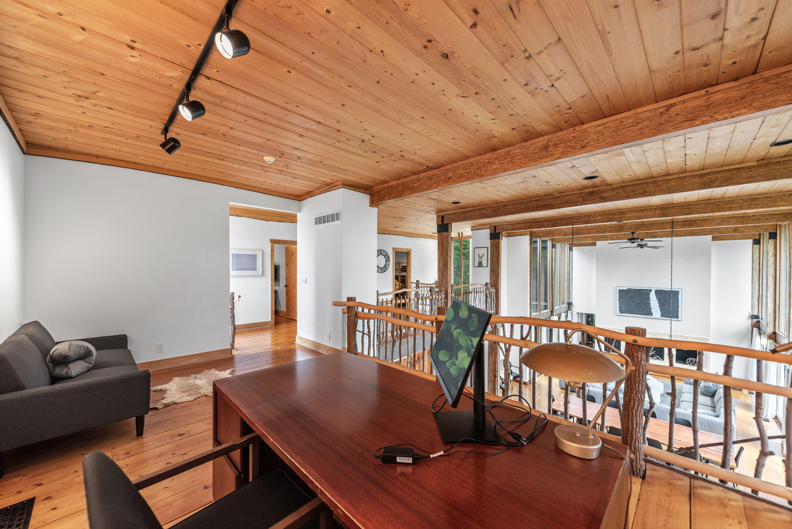 15157 Lakeshore Road