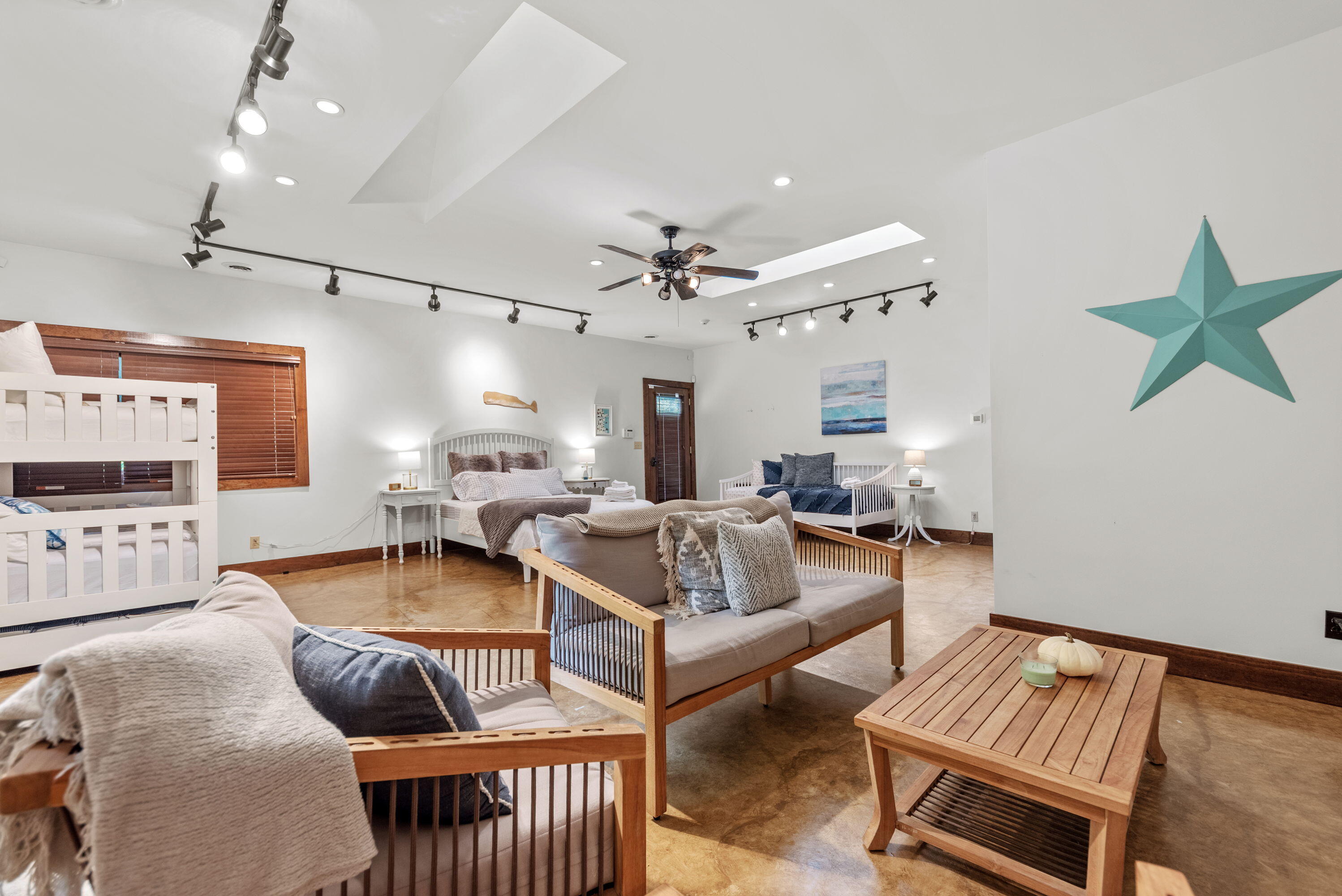 15157 Lakeshore Road