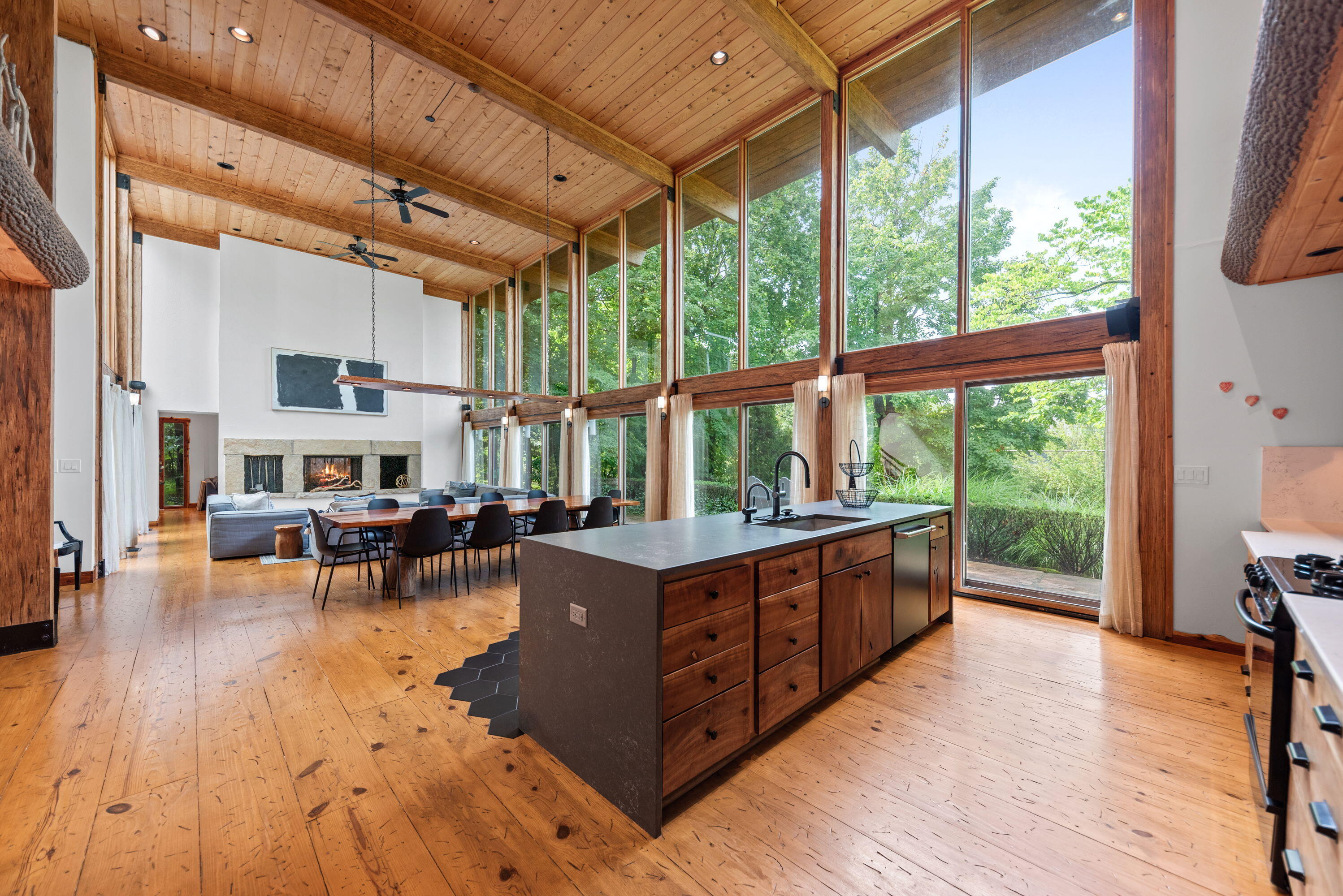 15157 Lakeshore Road