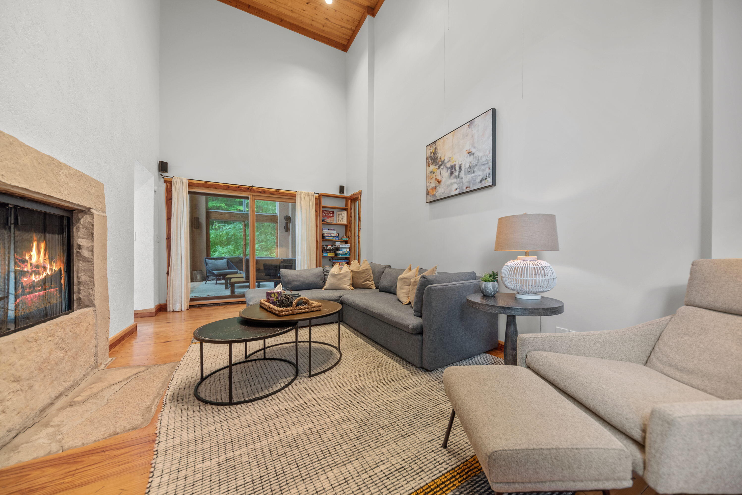 15157 Lakeshore Road