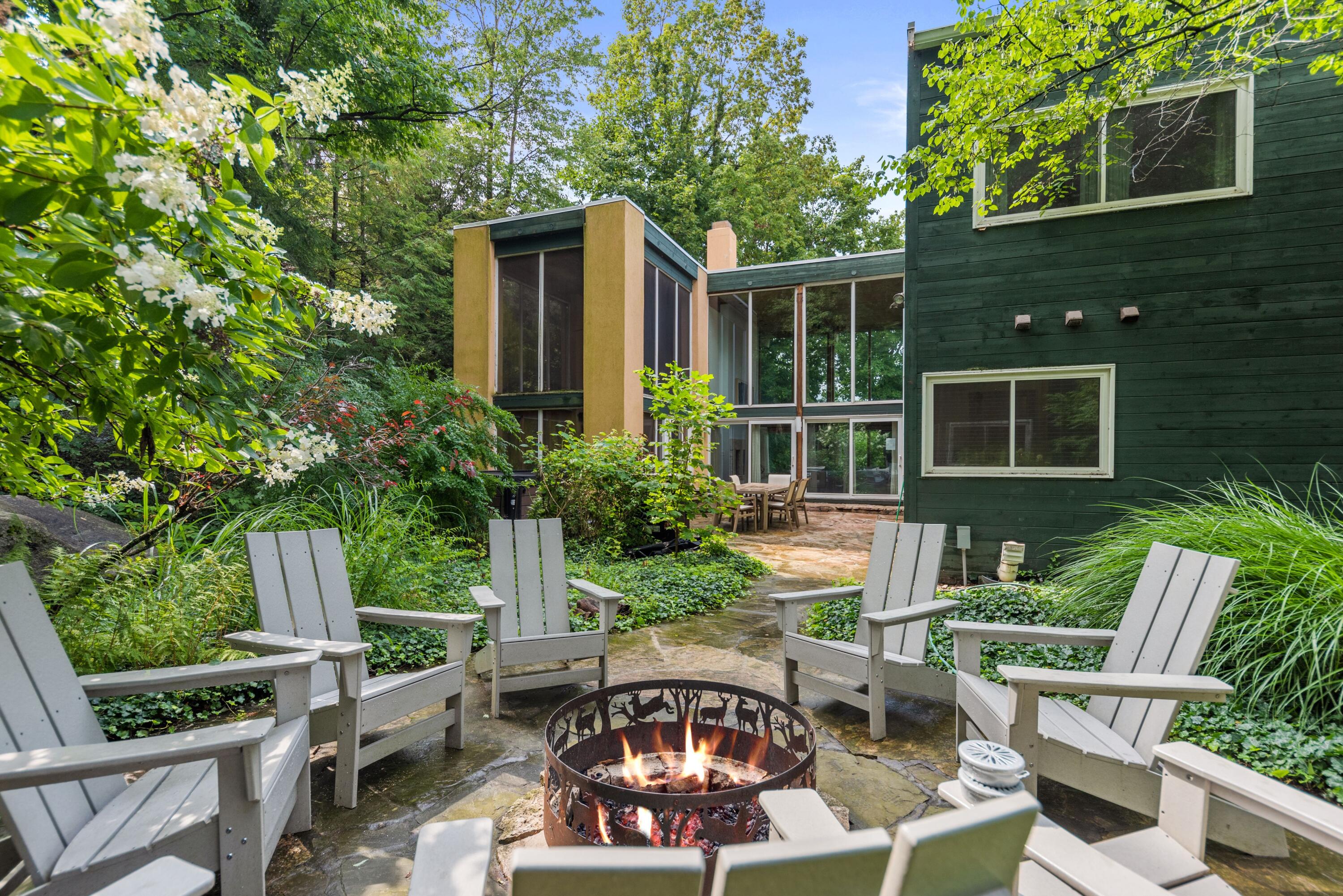 15157 Lakeshore Road