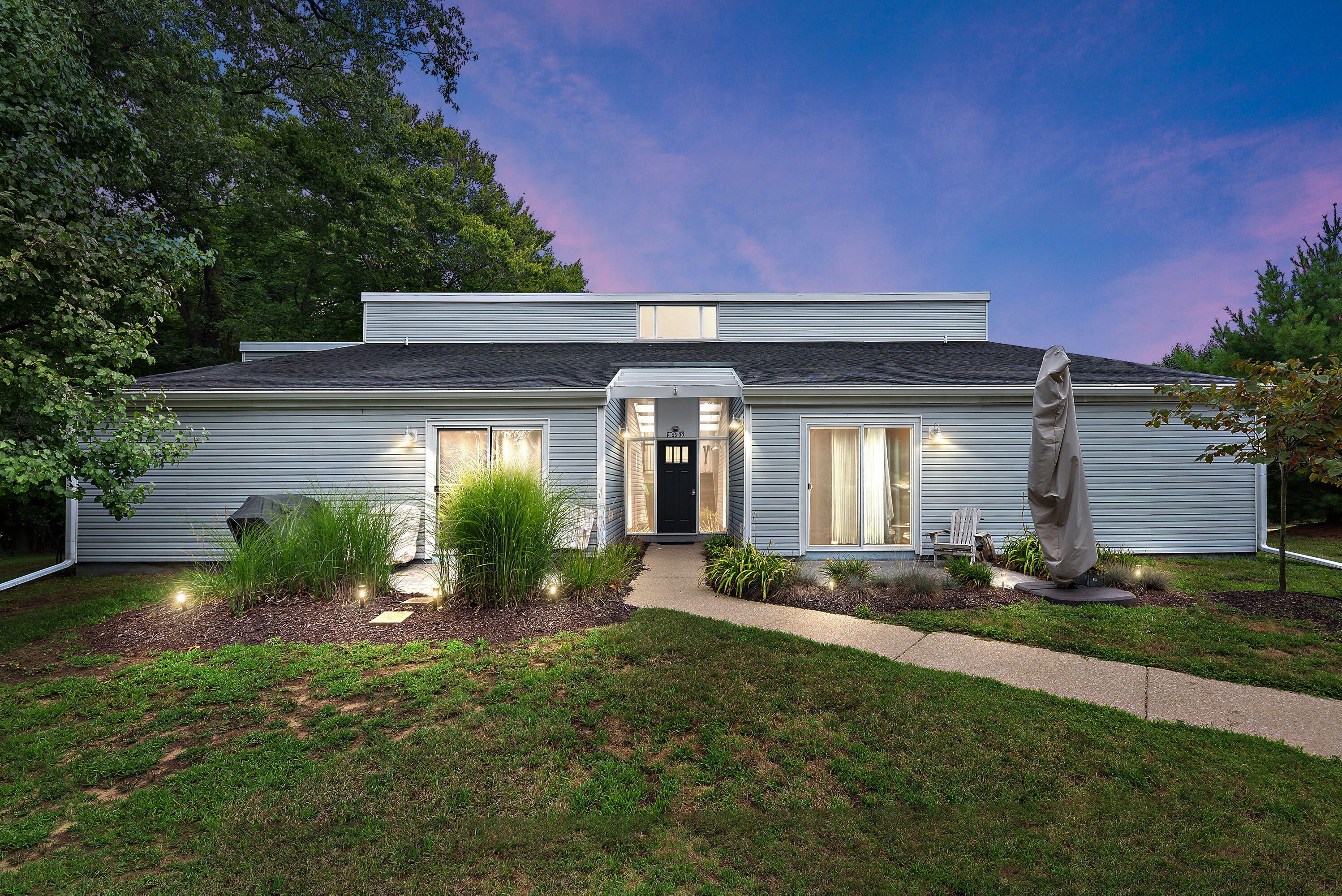 1000 W Buffalo Street, 30