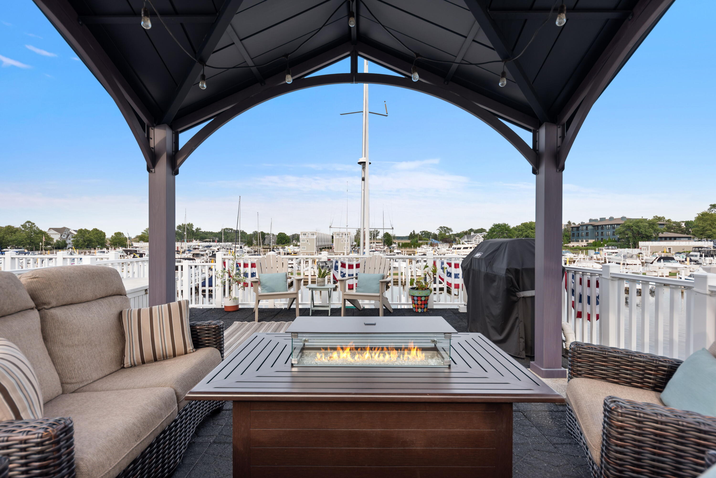 33 Harbor Isle Drive